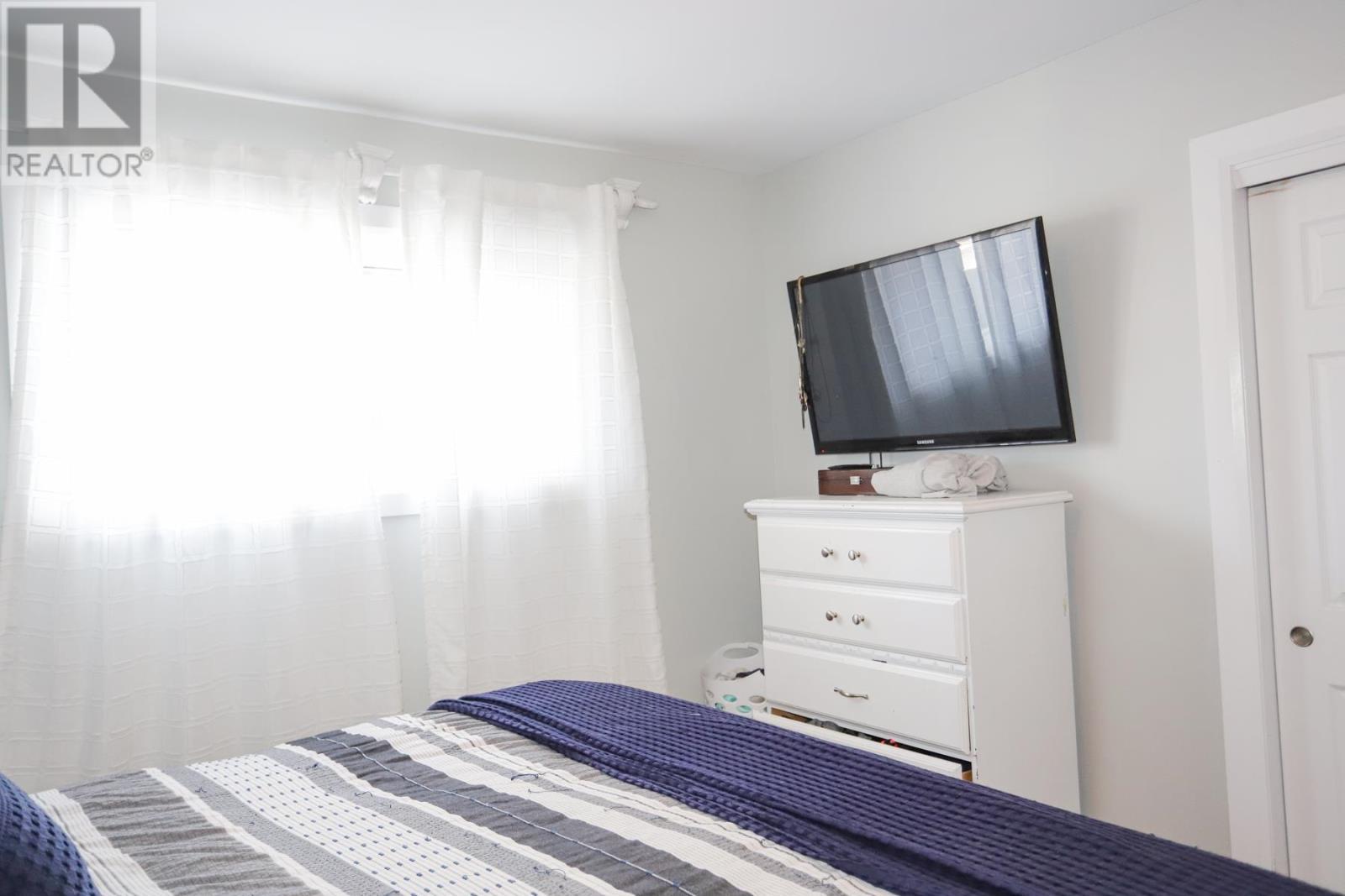 87 Murton Ave, Sault Ste. Marie, ON - Indoor Photo Showing Bedroom