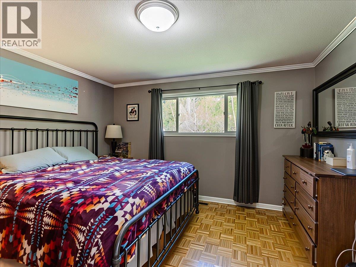 466 Second Avenue, Rivervale, BC - Indoor Photo Showing Bedroom