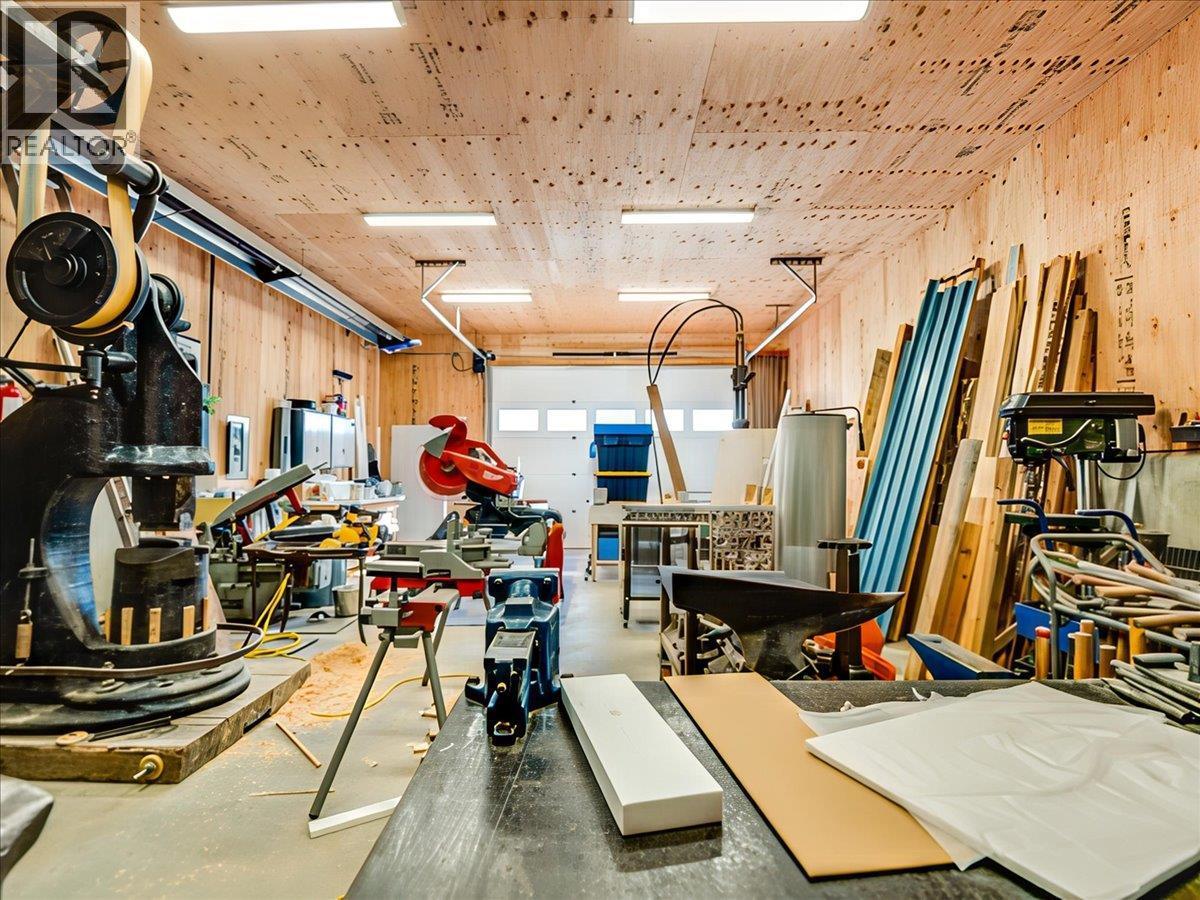 466 Second Avenue, Rivervale, BC - Indoor