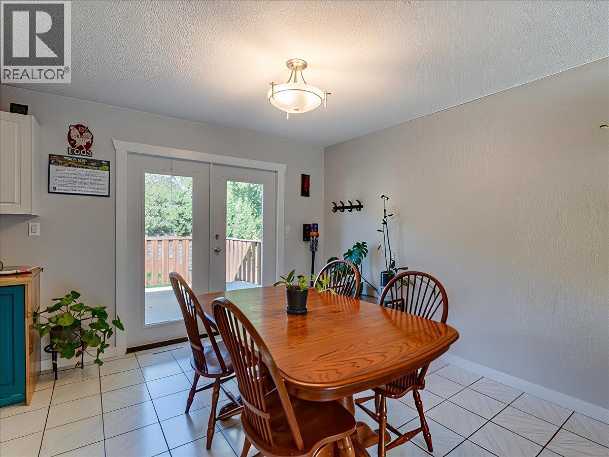 466 Second Avenue, Rivervale, BC - Indoor Photo Showing Dining Room