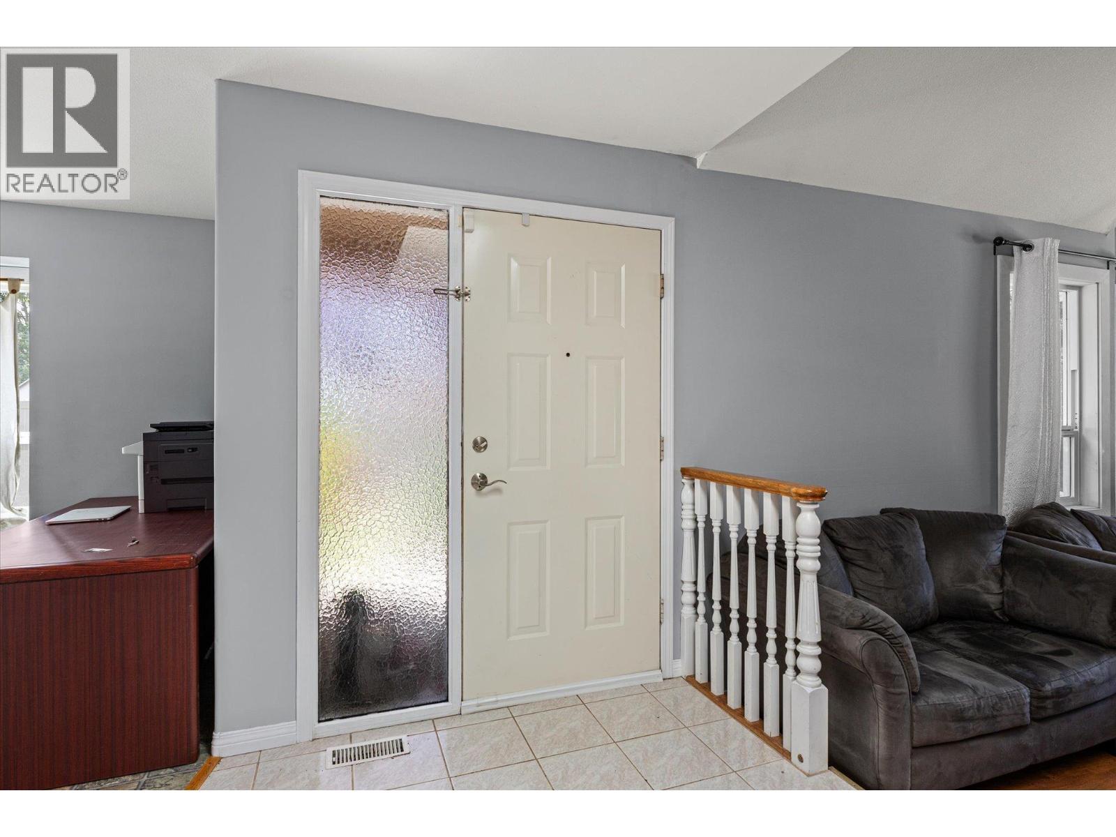 1881 Portland Place, Kelowna, BC - Indoor