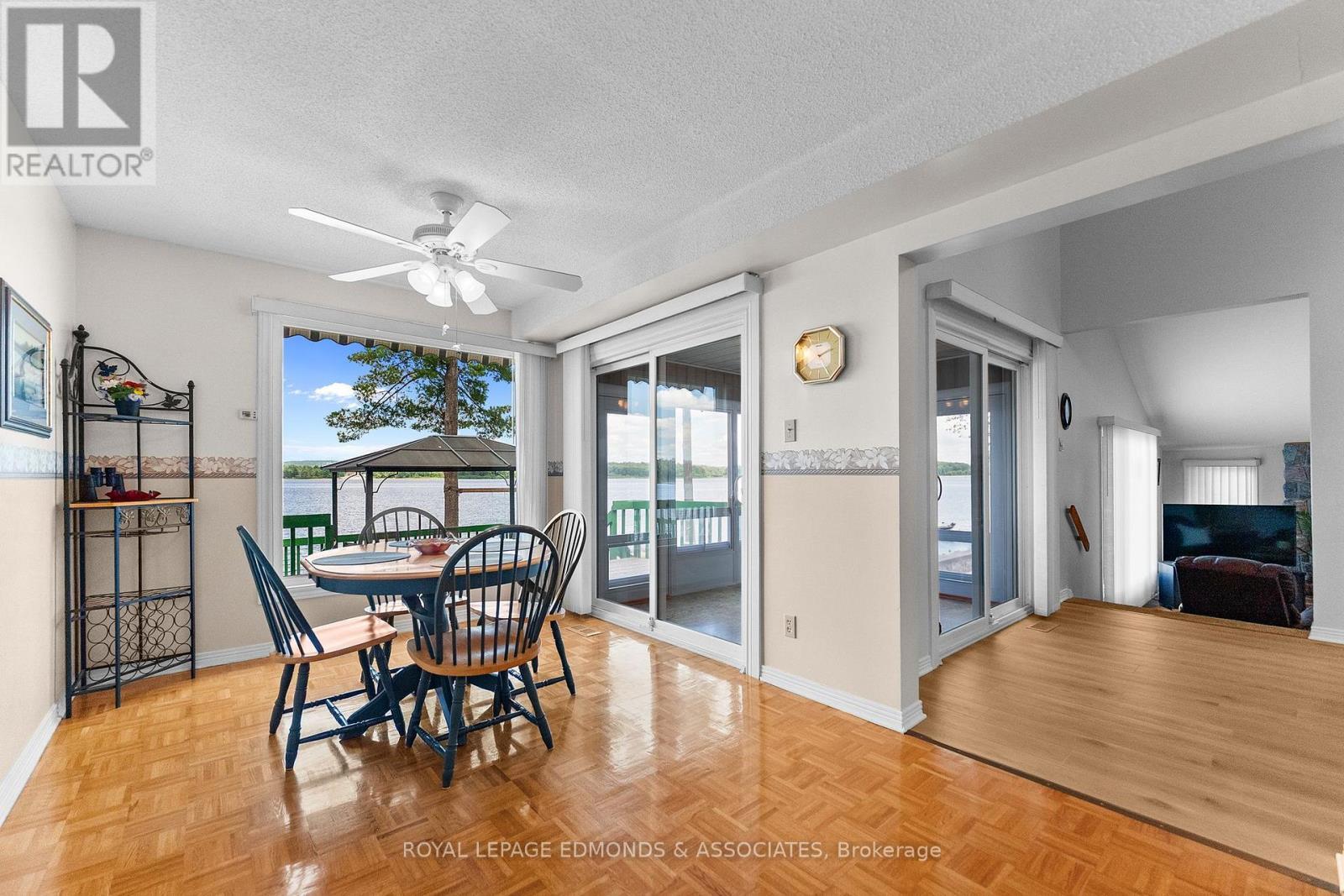 382 Greenway Drive, Whitewater Region, ON - Indoor Photo Showing Dining Room