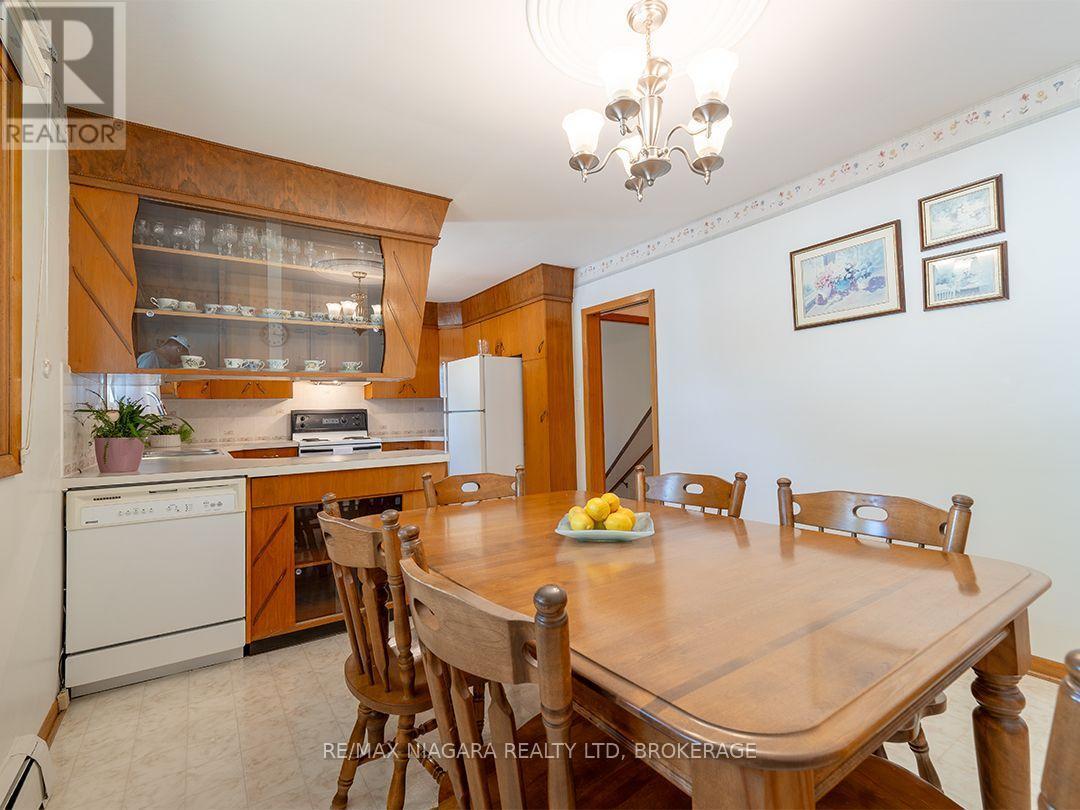 167 Wellington Street, Port Colborne (Killaly East), ON - Indoor Photo Showing Dining Room