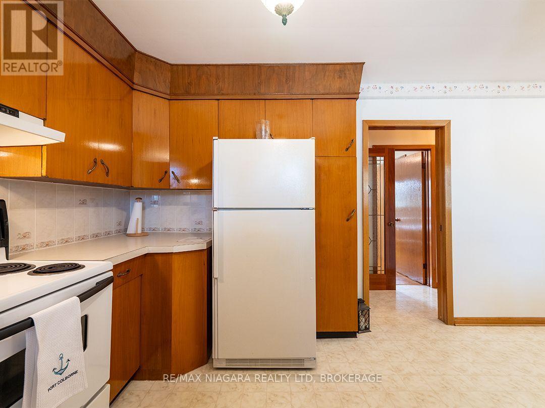 167 Wellington Street, Port Colborne (Killaly East), ON - Indoor Photo Showing Kitchen