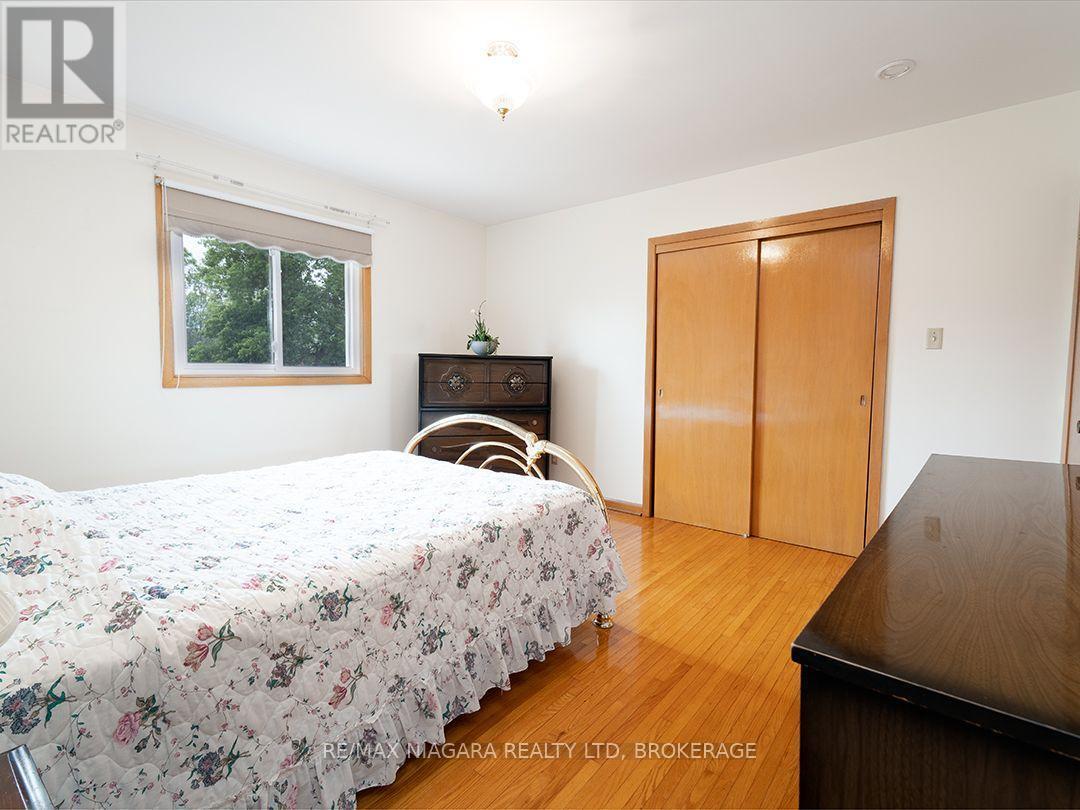 167 Wellington Street, Port Colborne (Killaly East), ON - Indoor Photo Showing Bedroom