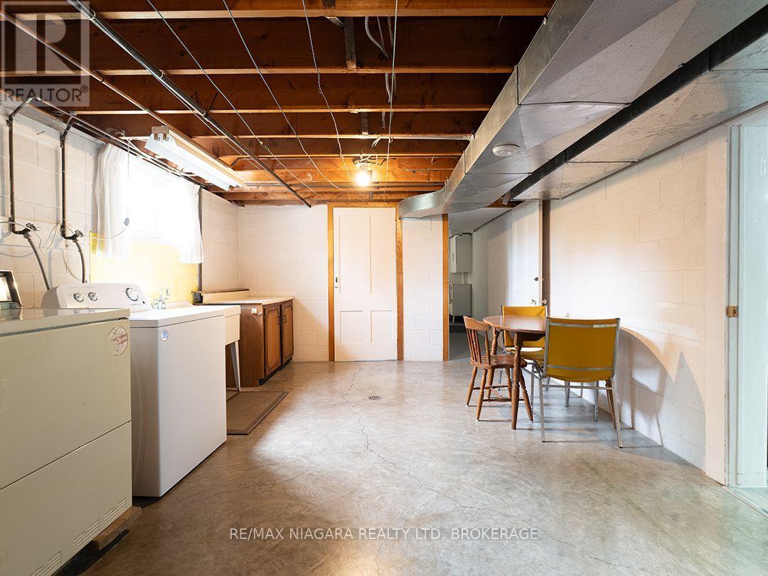 167 Wellington Street, Port Colborne (Killaly East), ON - Indoor Photo Showing Laundry Room