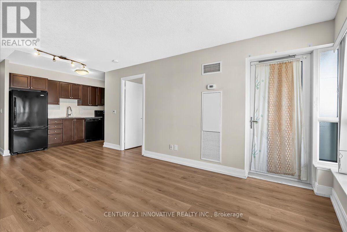 3501 - 125 Village Green Square, Toronto, ON - Indoor Photo Showing Kitchen