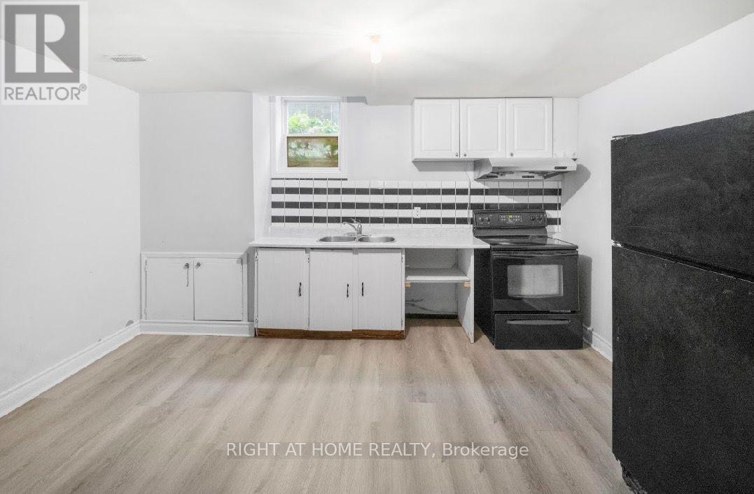 95 Dobson Drive, Ajax, ON - Indoor Photo Showing Kitchen With Double Sink