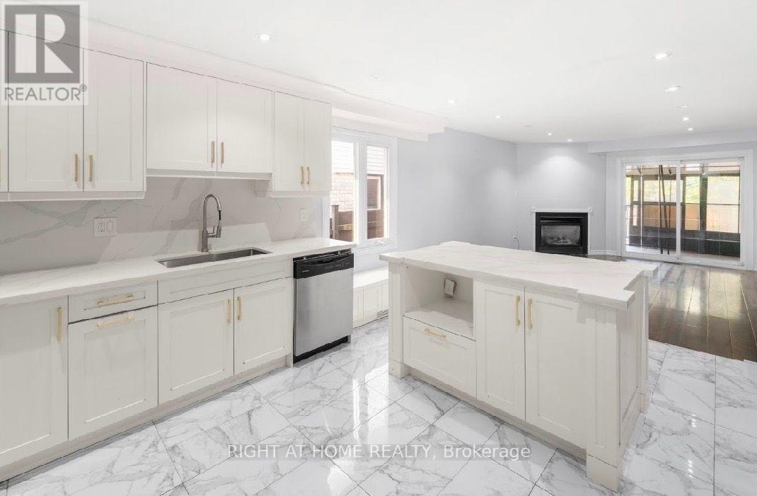 95 Dobson Drive, Ajax, ON - Indoor Photo Showing Kitchen