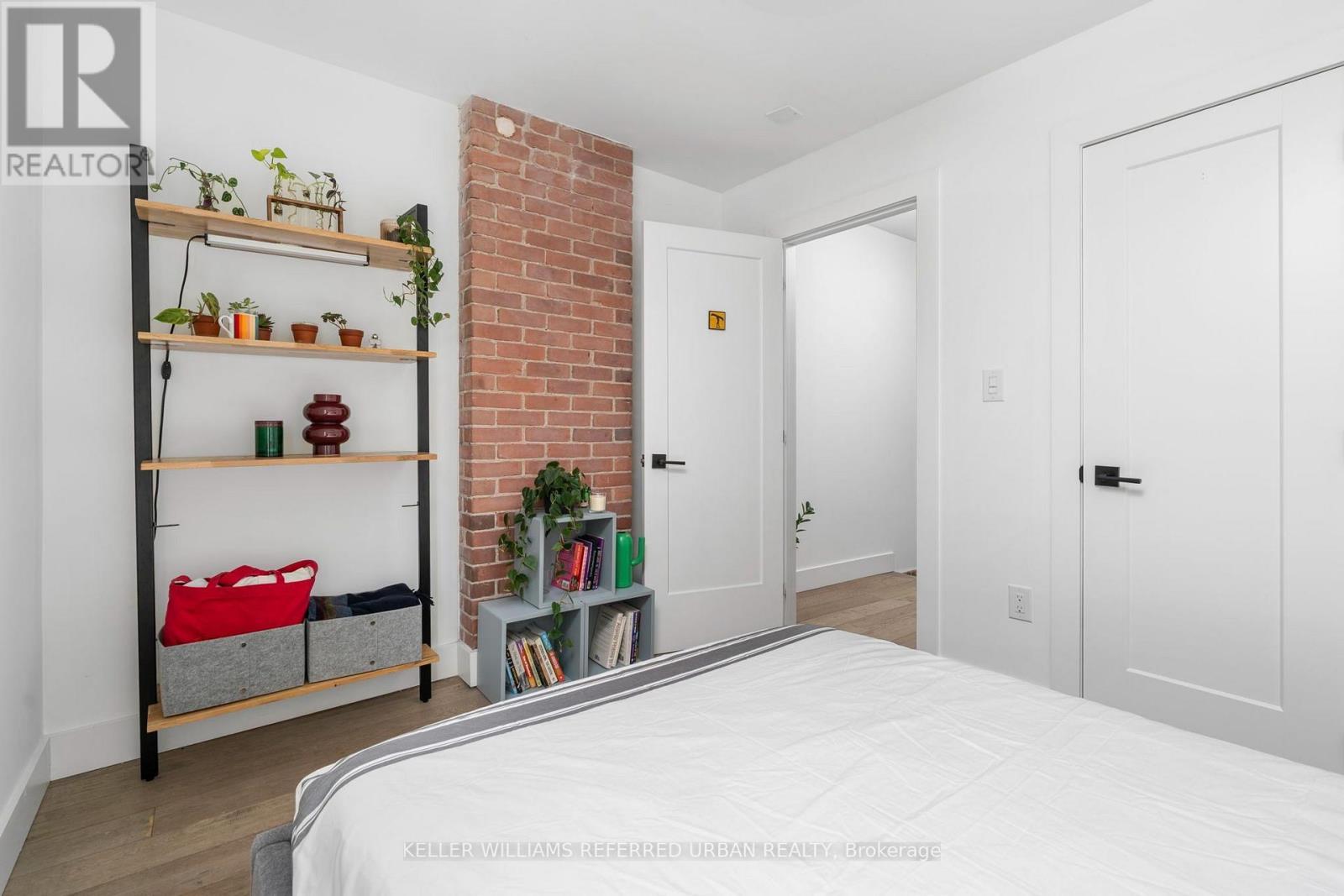 21 Millbrook Crescent, Toronto, ON - Indoor Photo Showing Bedroom
