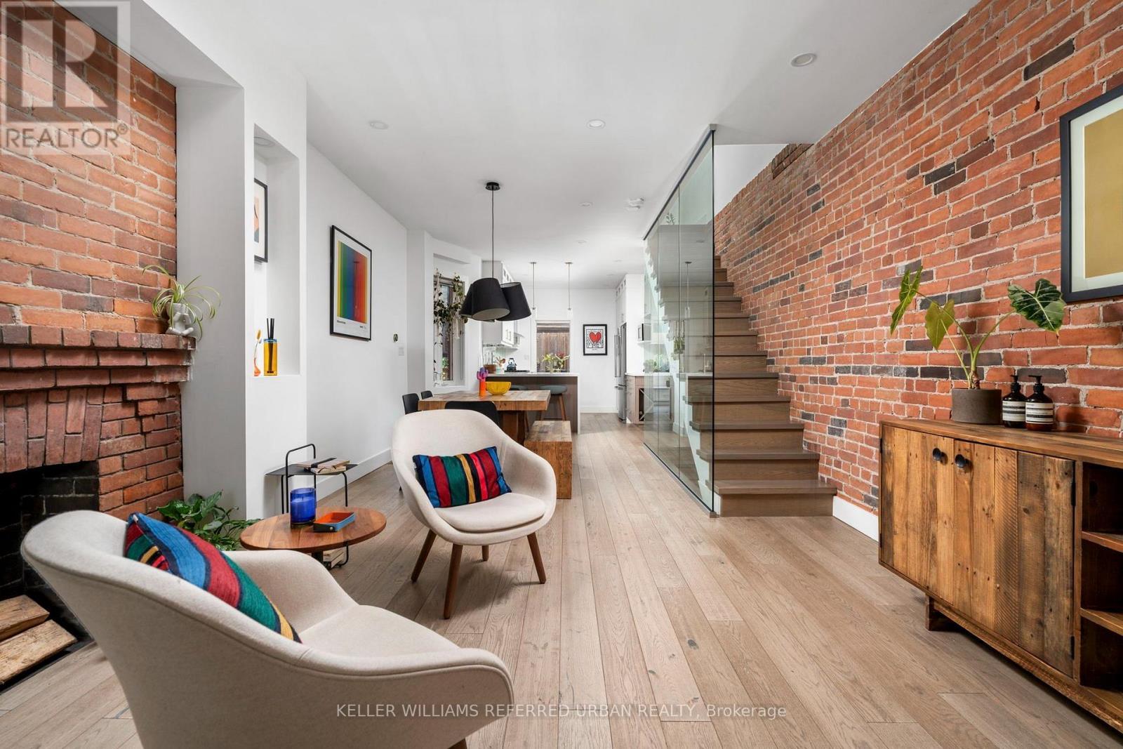 21 Millbrook Crescent, Toronto, ON - Indoor