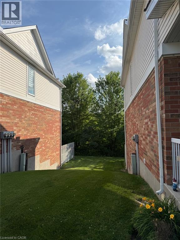 151 Clairfields Drive E Unit# 39, Guelph, ON - Outdoor With Exterior