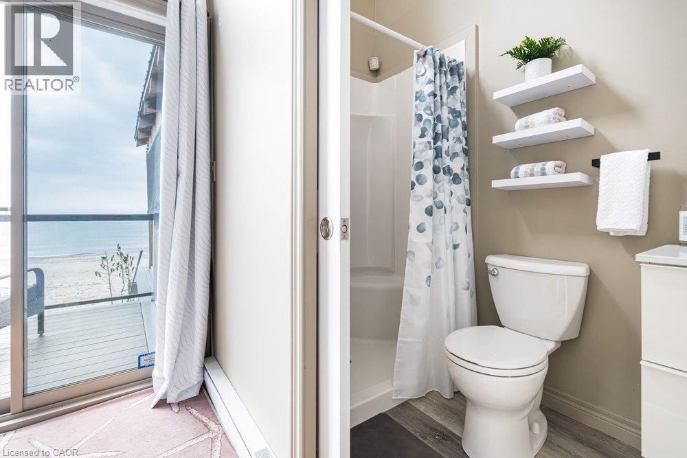 50 Grand River Line, Lowbanks, ON - Indoor Photo Showing Bathroom