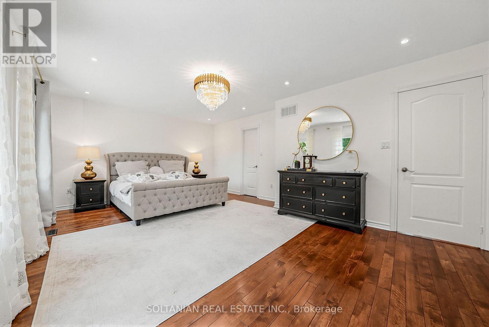 45 Mistleflower Court, Richmond Hill, ON - Indoor Photo Showing Bedroom