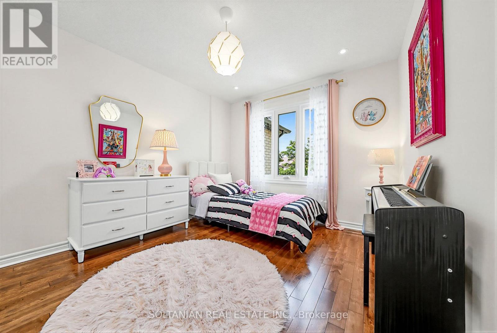 45 Mistleflower Court, Richmond Hill, ON - Indoor Photo Showing Bedroom