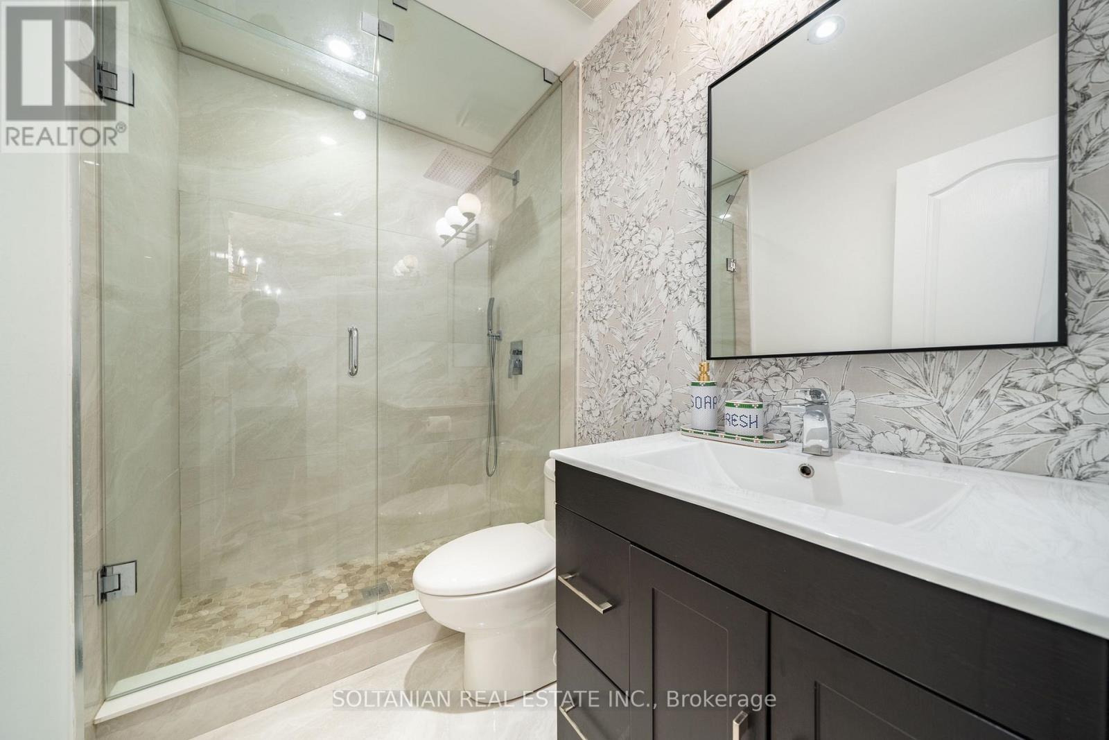 45 Mistleflower Court, Richmond Hill, ON - Indoor Photo Showing Bathroom