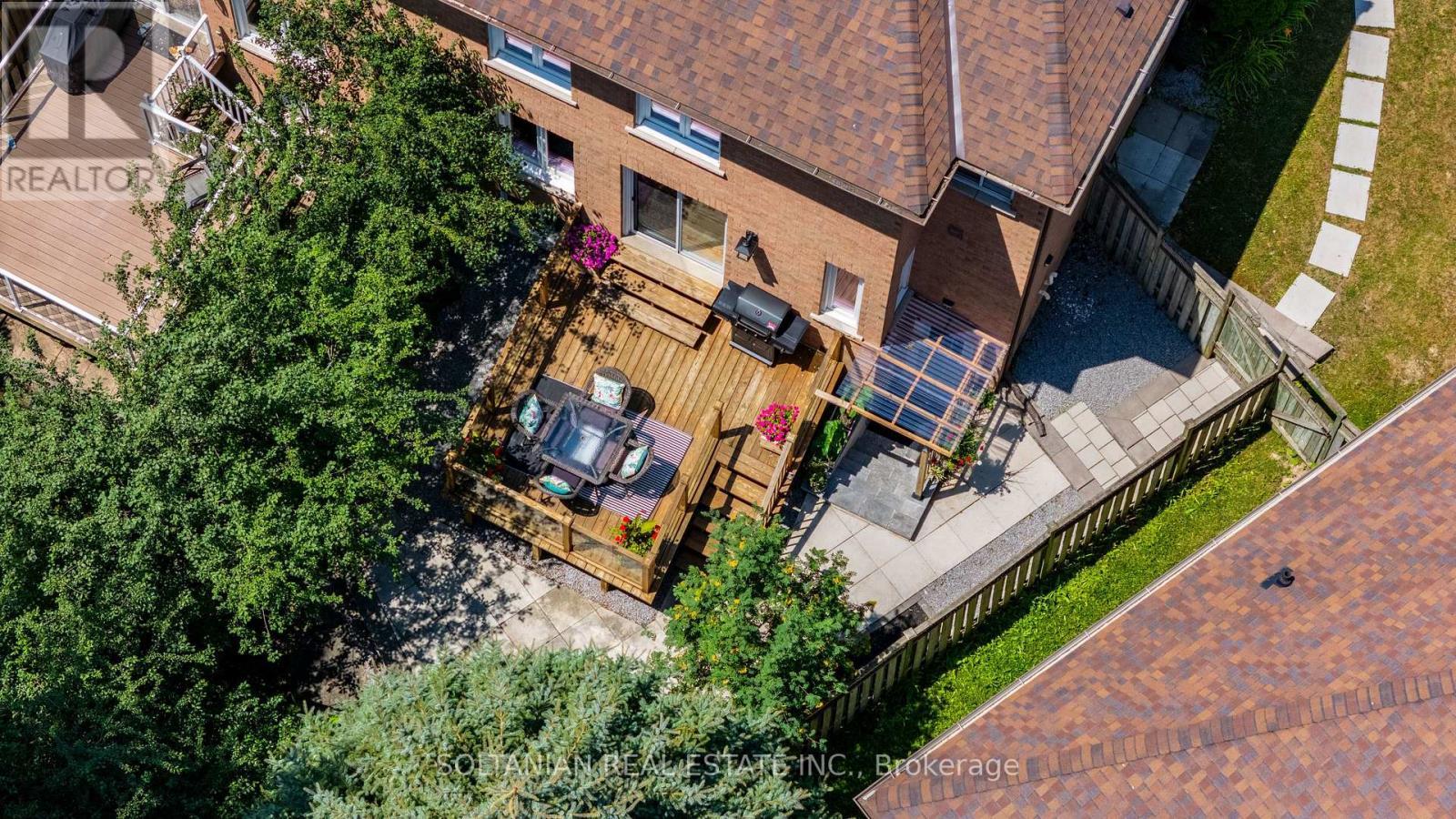 45 Mistleflower Court, Richmond Hill, ON - Outdoor