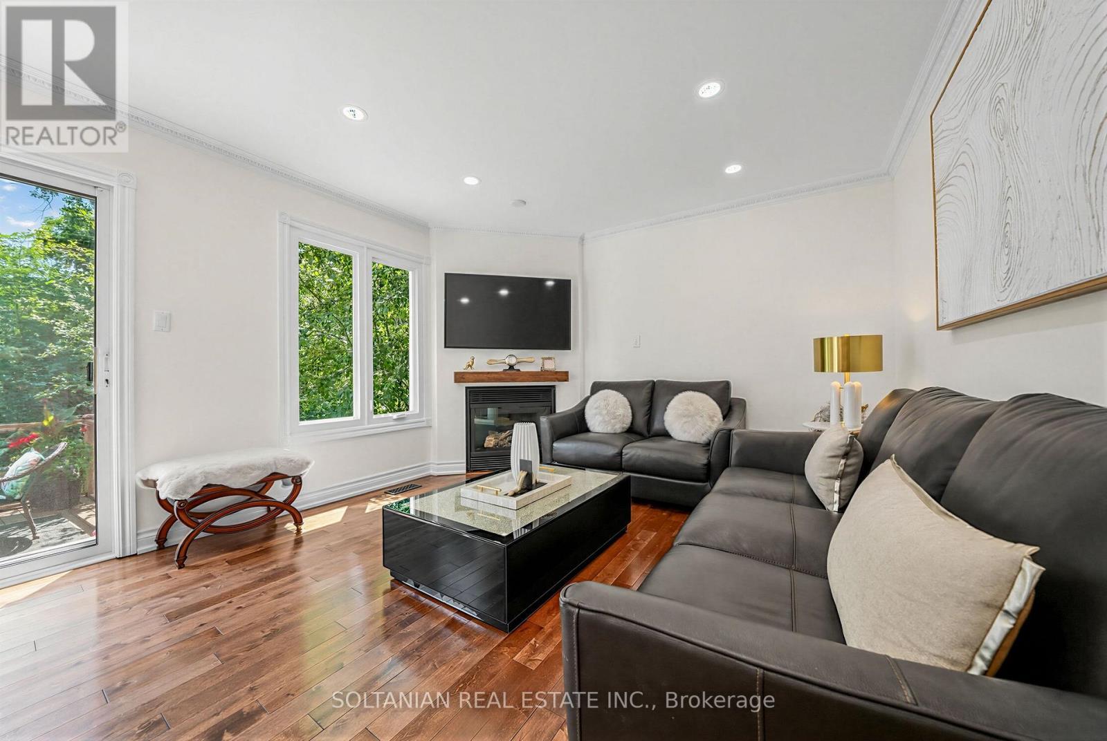 45 Mistleflower Court, Richmond Hill, ON - Indoor Photo Showing Living Room With Fireplace