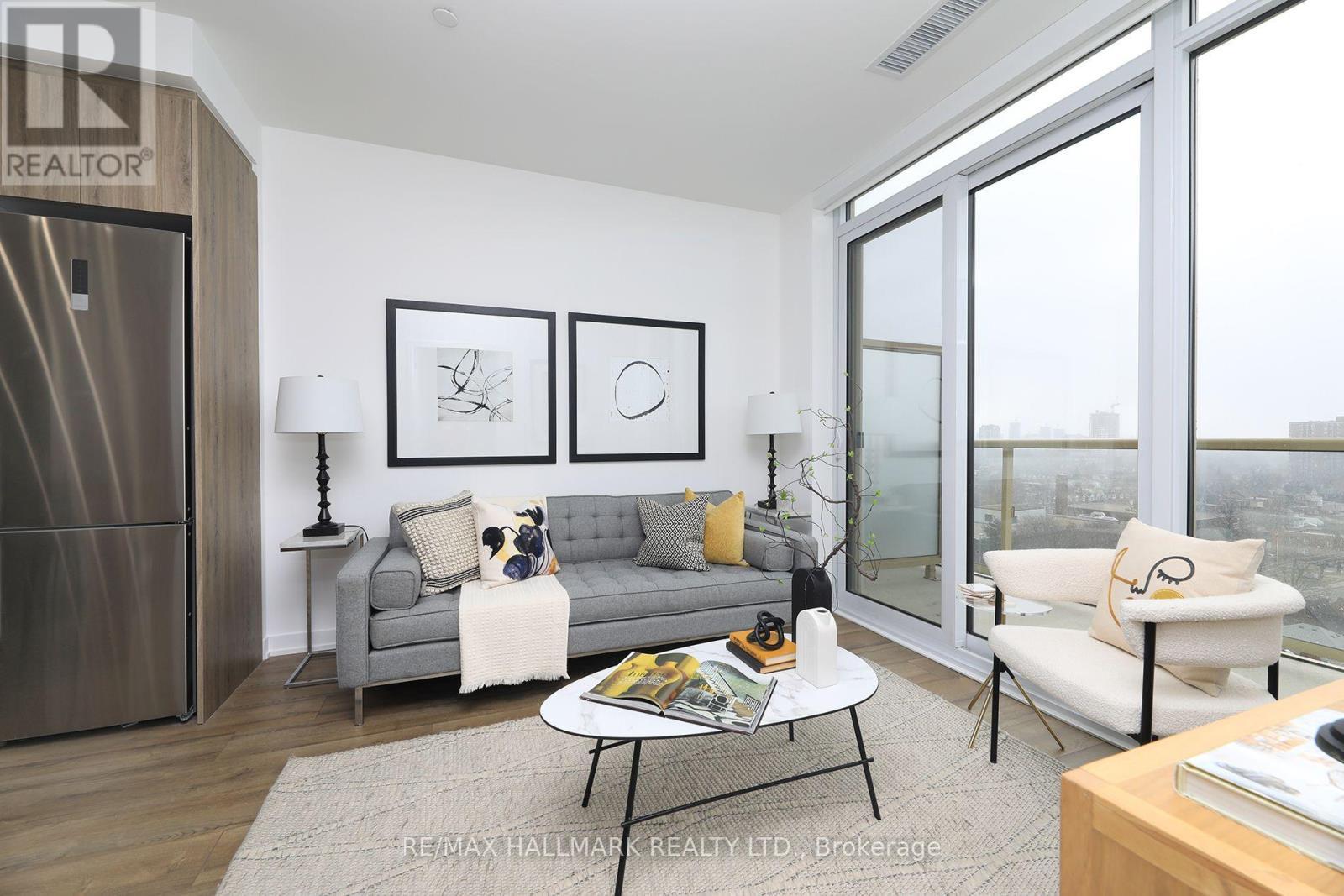 1111 - 1787 St. Clair Avenue W, Toronto, ON - Indoor Photo Showing Living Room