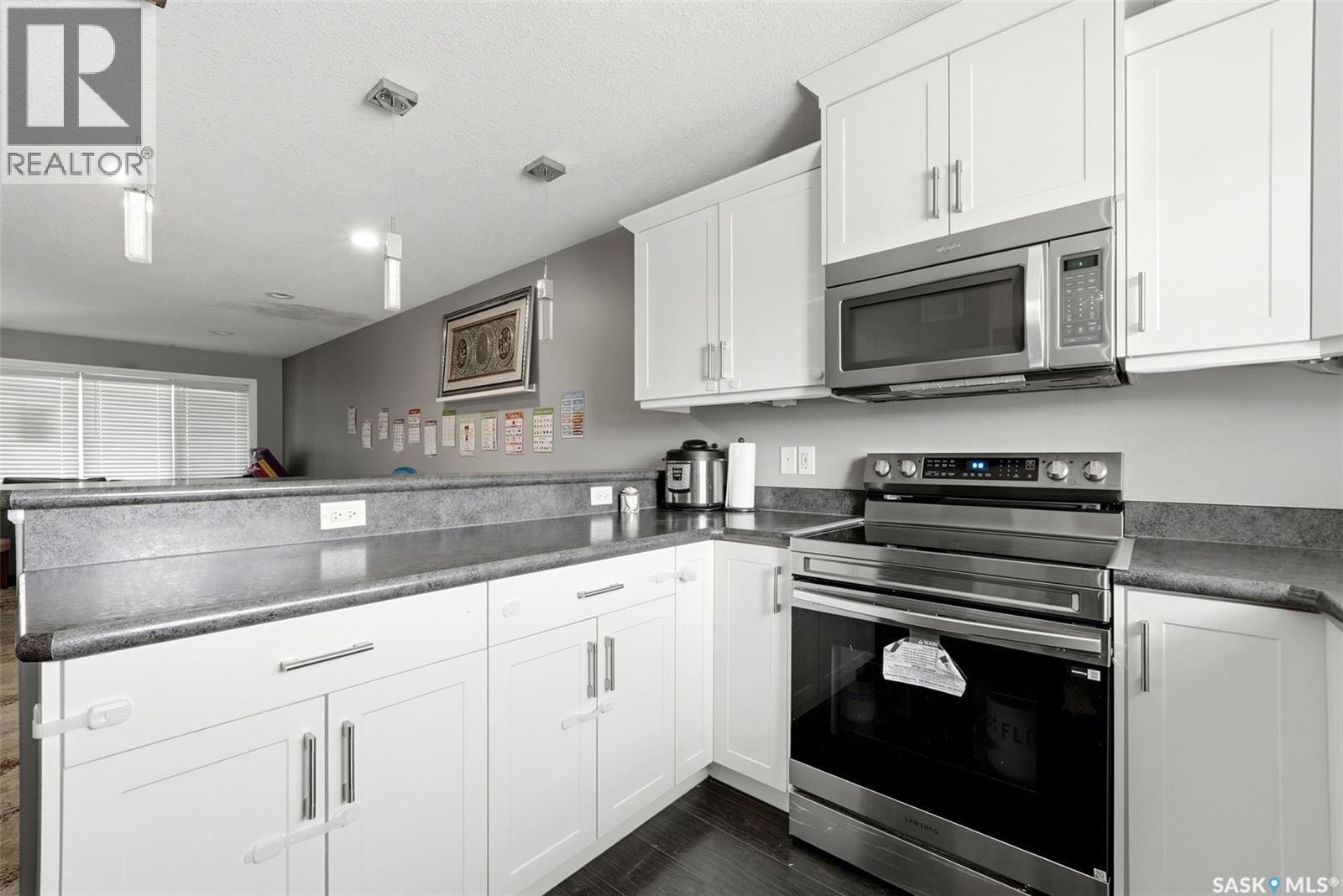 5669 Cederholm Avenue, Regina, SK - Indoor Photo Showing Kitchen