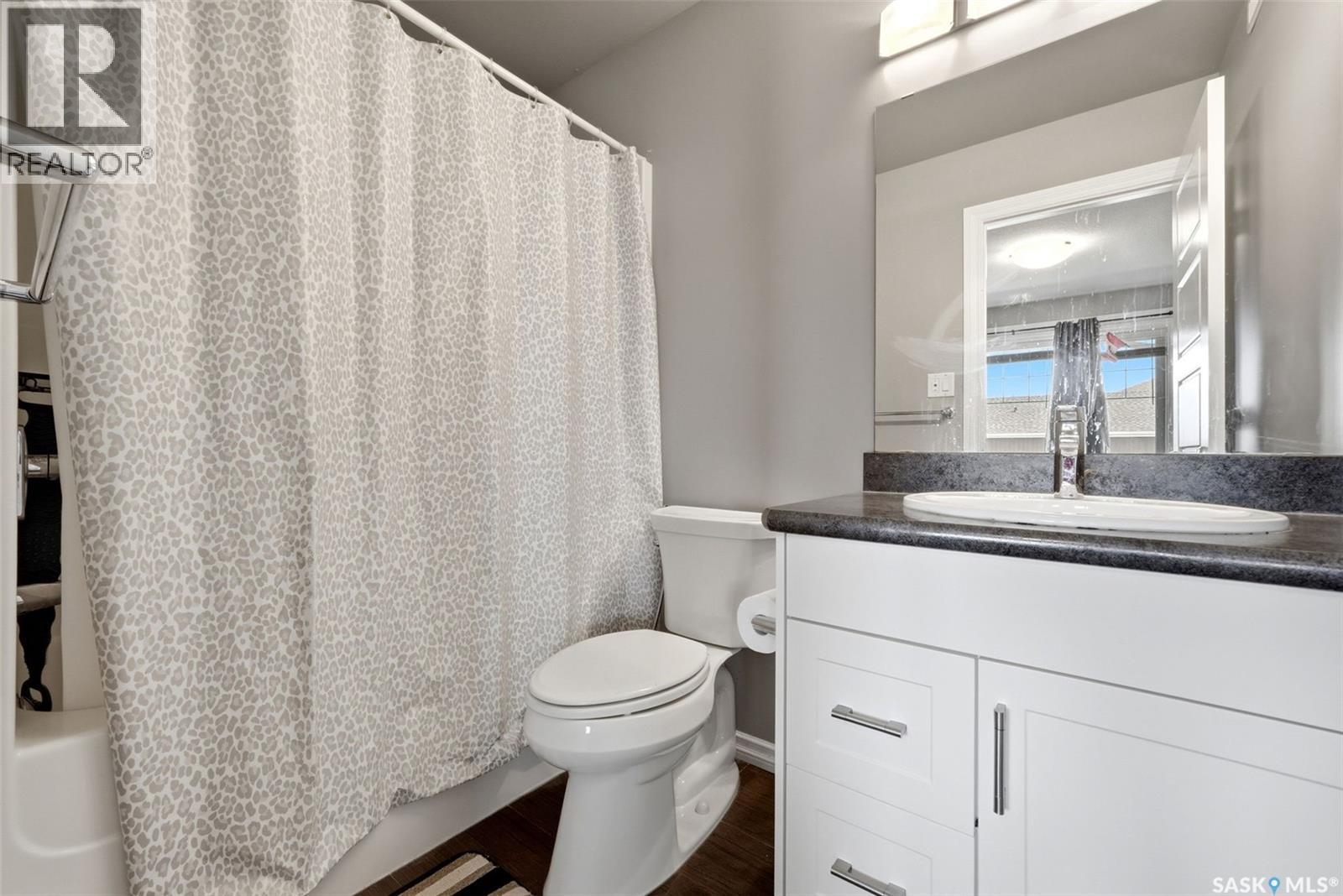 5669 Cederholm Avenue, Regina, SK - Indoor Photo Showing Bathroom
