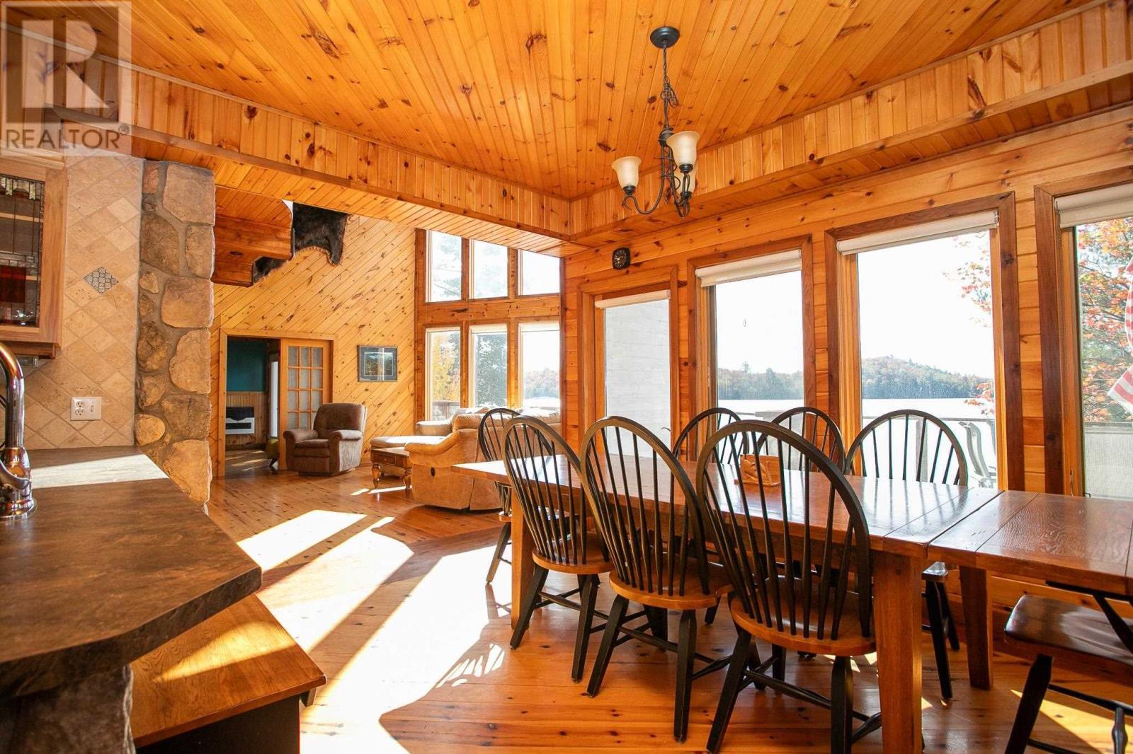710 Trout Lake, Heyden, ON - Indoor Photo Showing Dining Room