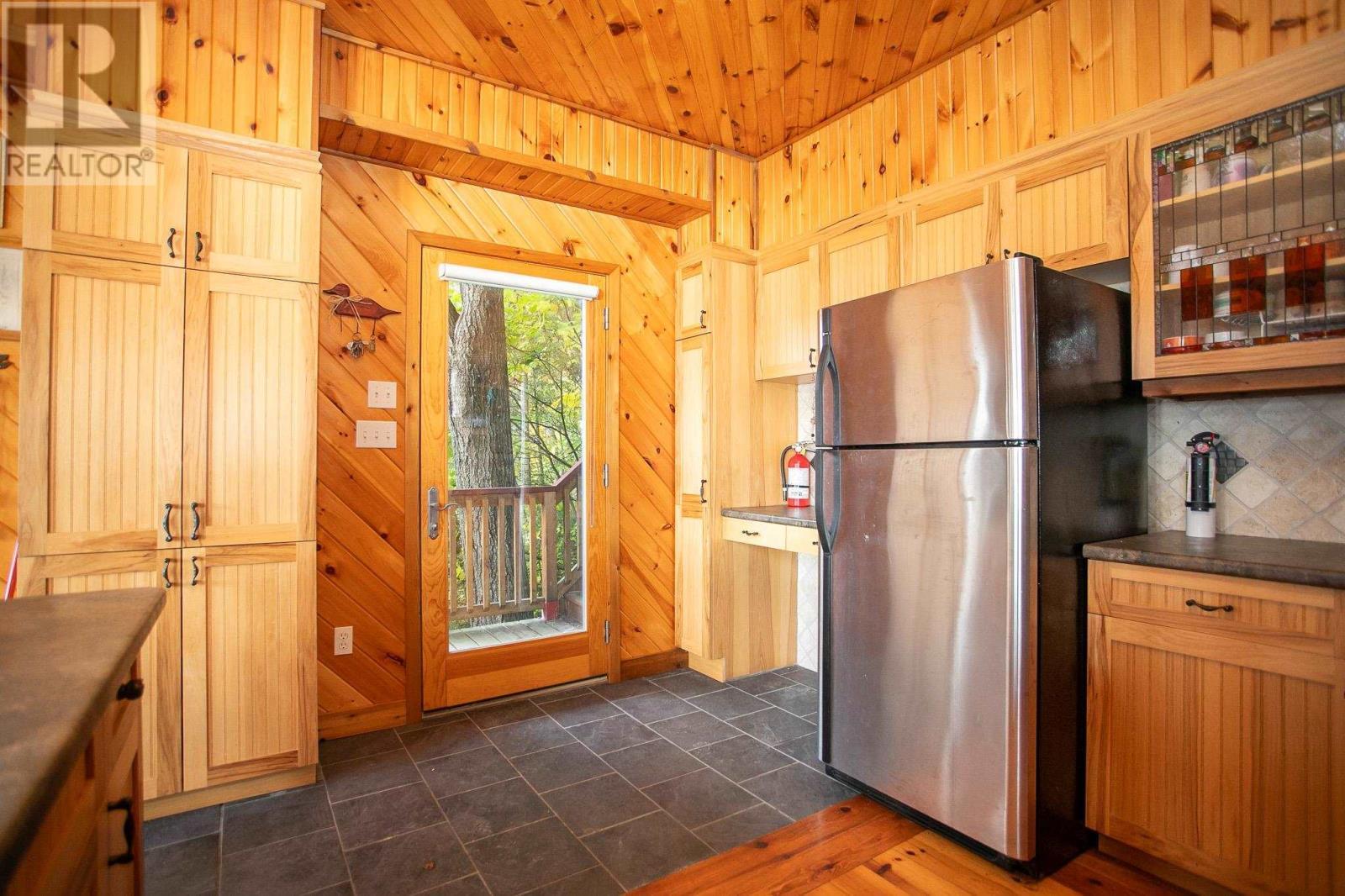 710 Trout Lake, Heyden, ON - Indoor Photo Showing Kitchen
