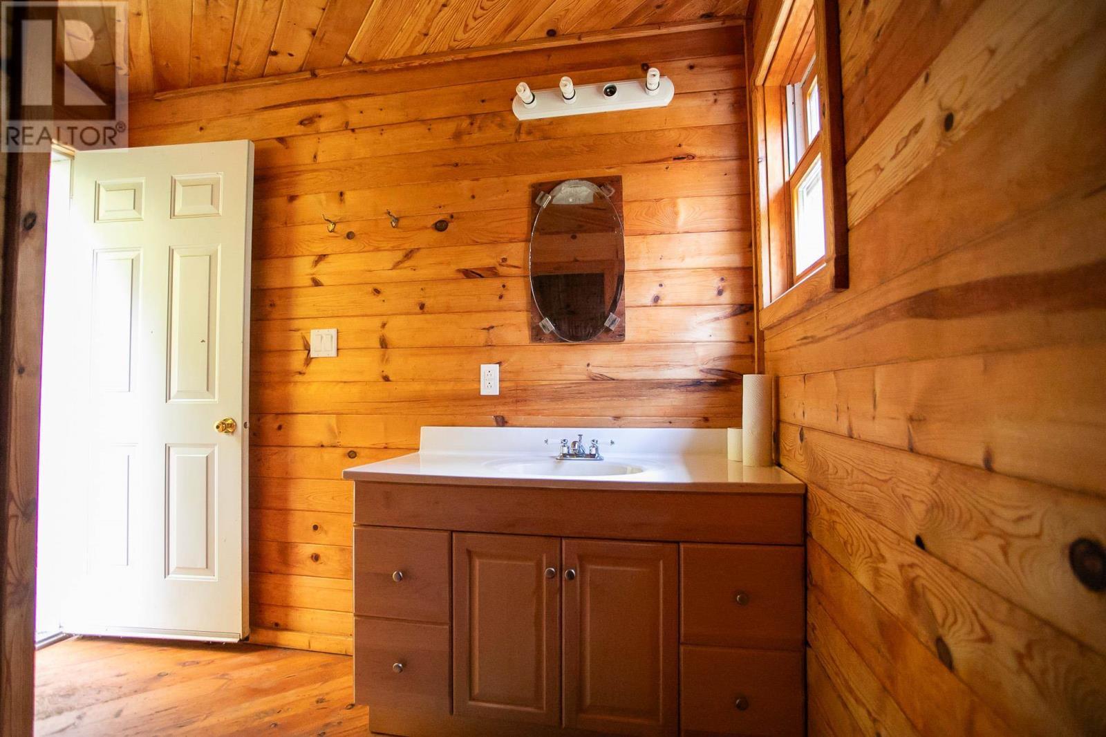 710 Trout Lake, Heyden, ON - Indoor Photo Showing Other Room