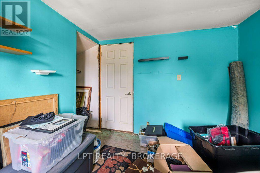 13 Kingscourt Avenue, Kingston (East Of Sir John A. Blvd), ON - Indoor