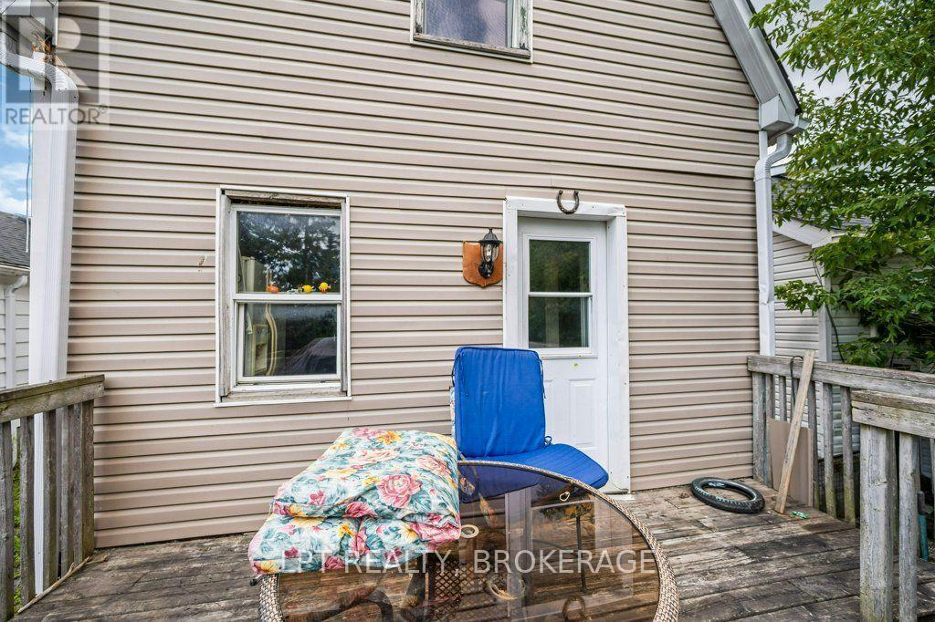 13 Kingscourt Avenue, Kingston (East Of Sir John A. Blvd), ON - Outdoor With Exterior