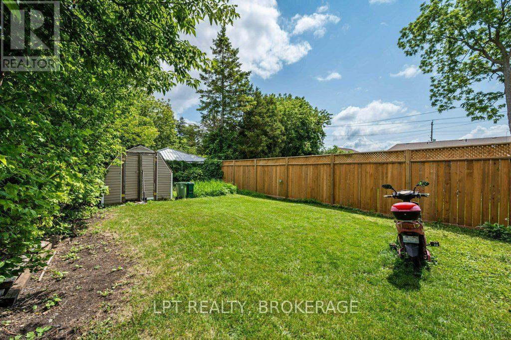 13 Kingscourt Avenue, Kingston (East Of Sir John A. Blvd), ON - Outdoor
