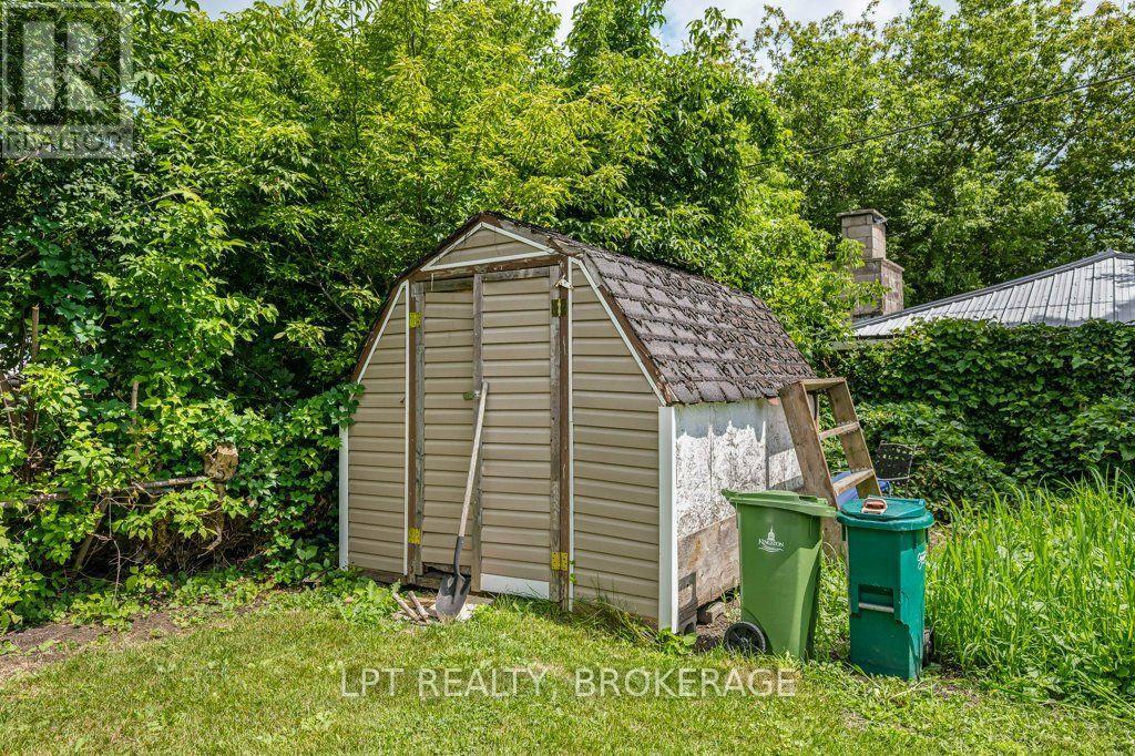 13 Kingscourt Avenue, Kingston (East Of Sir John A. Blvd), ON - Outdoor