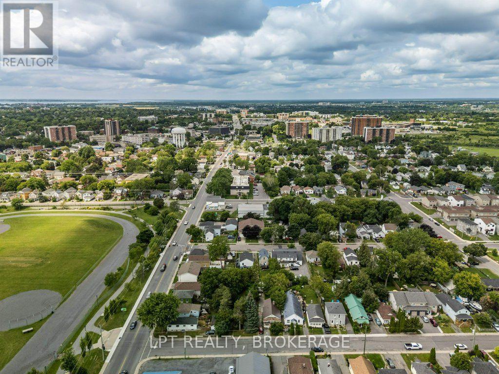 13 Kingscourt Avenue, Kingston (East Of Sir John A. Blvd), ON - Outdoor With View