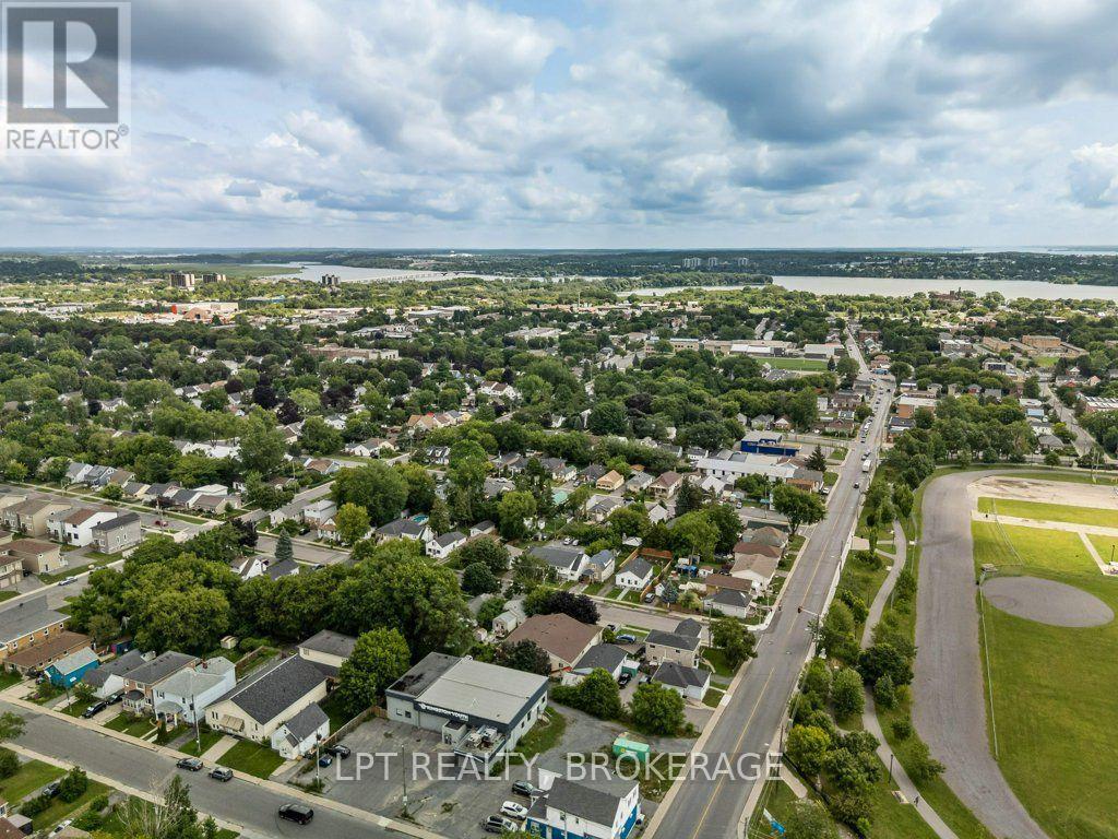 13 Kingscourt Avenue, Kingston (East Of Sir John A. Blvd), ON - Outdoor With View