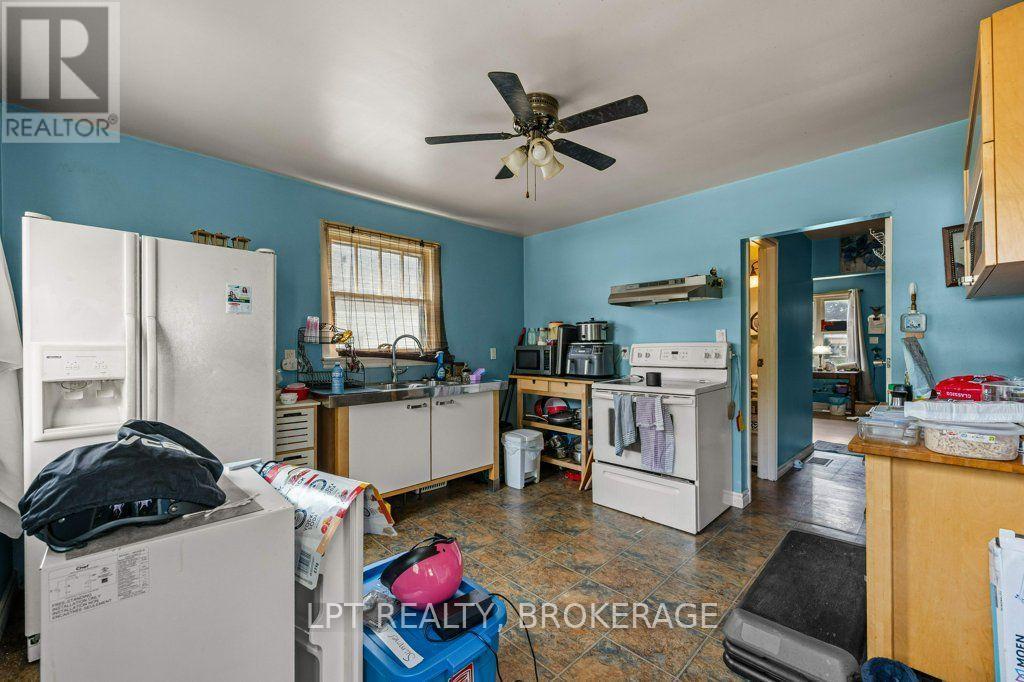 13 Kingscourt Avenue, Kingston (East Of Sir John A. Blvd), ON - Indoor Photo Showing Other Room