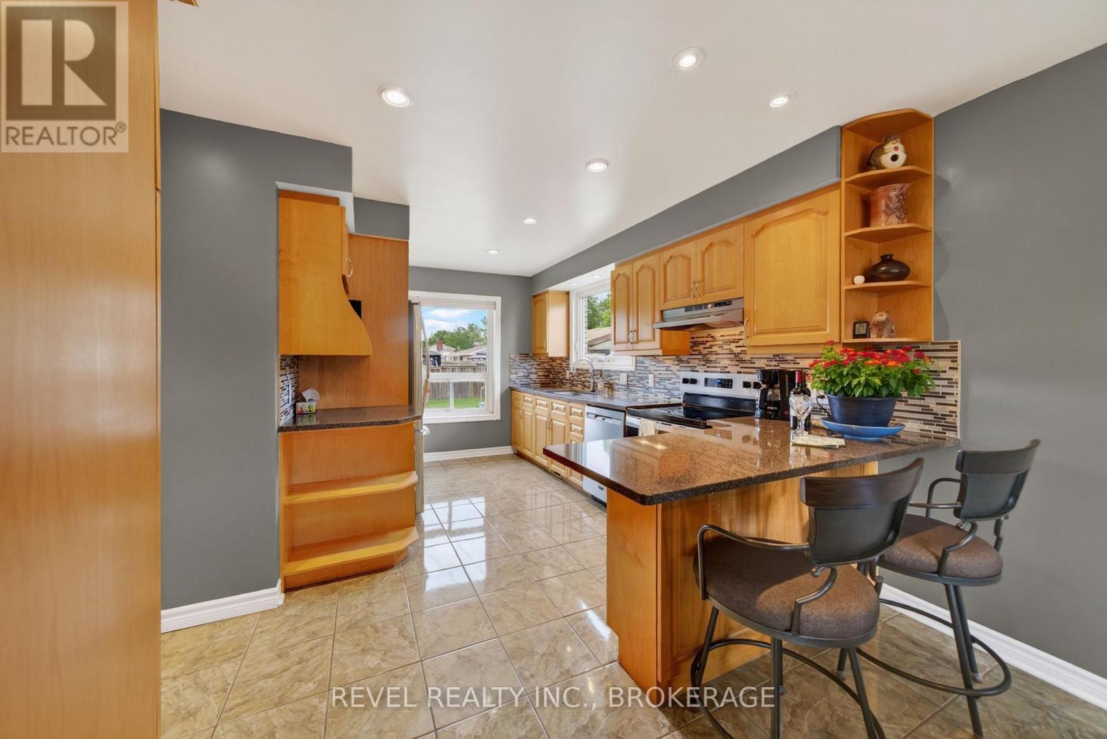 813 Camberley Crescent, Kingston (City Southwest), ON - Indoor
