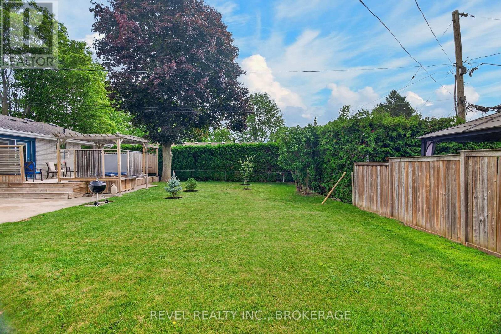 813 Camberley Crescent, Kingston (City Southwest), ON - Outdoor