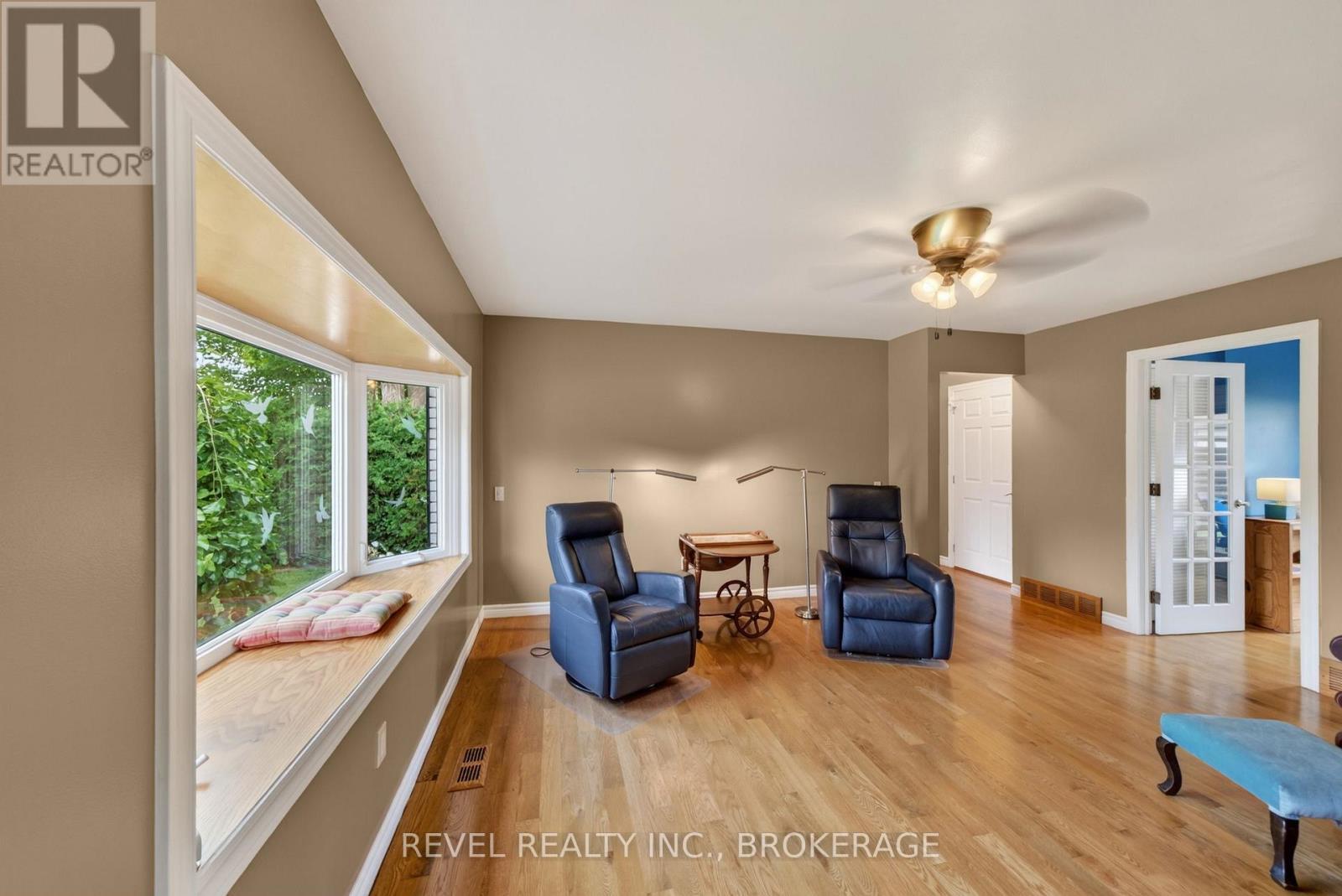813 Camberley Crescent, Kingston (City Southwest), ON - Indoor