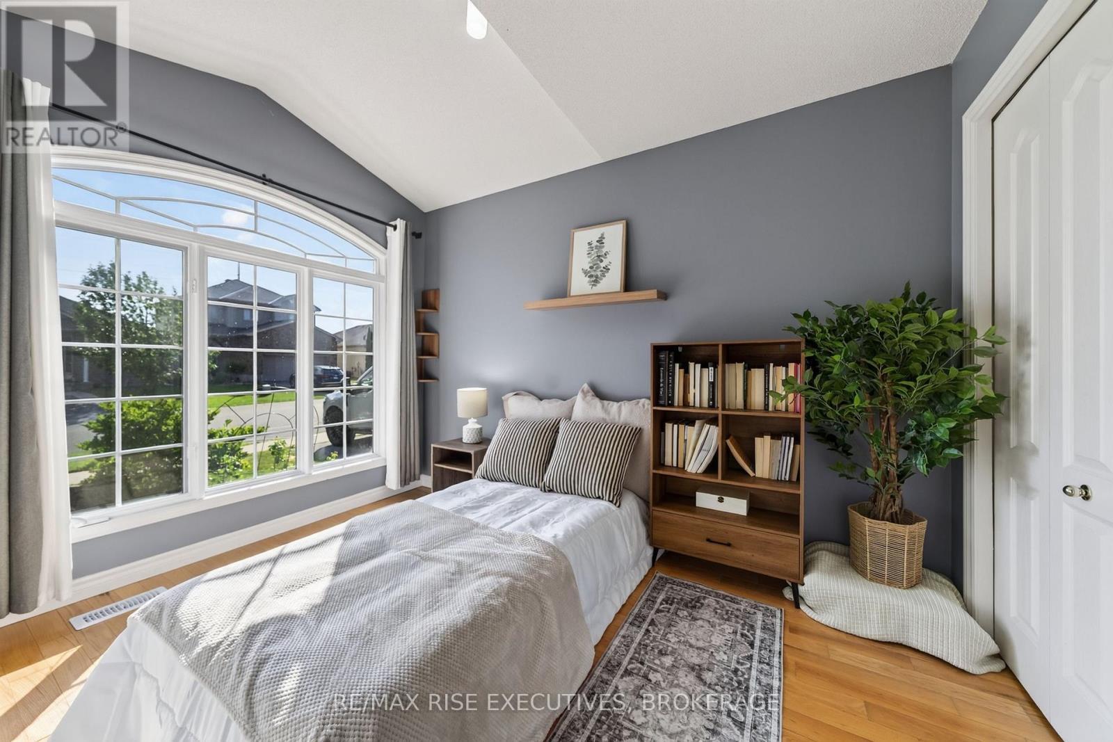 2030 Swanfield Street, Kingston (East Gardiners Rd), ON - Indoor Photo Showing Bedroom