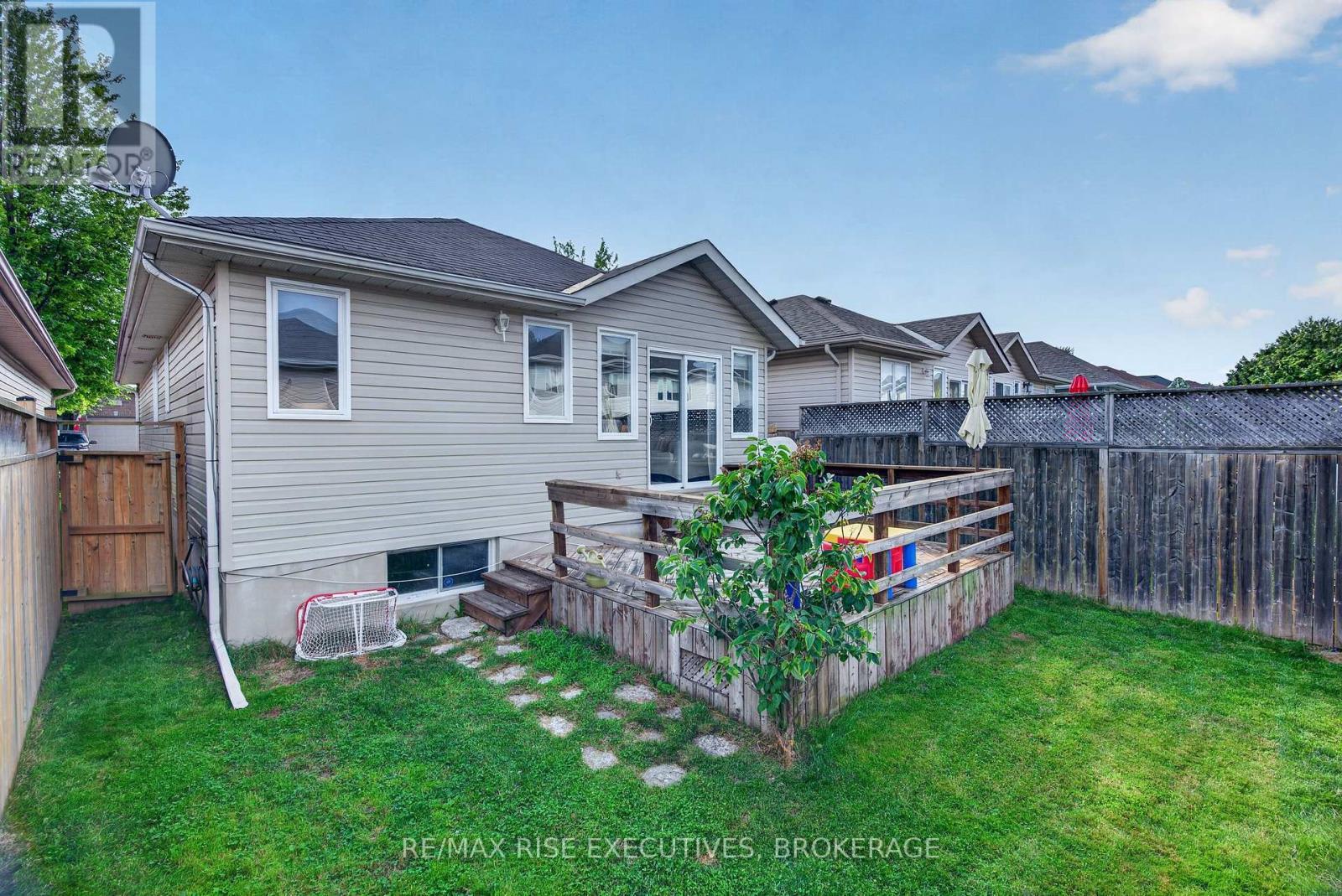 2030 Swanfield Street, Kingston (East Gardiners Rd), ON - Outdoor