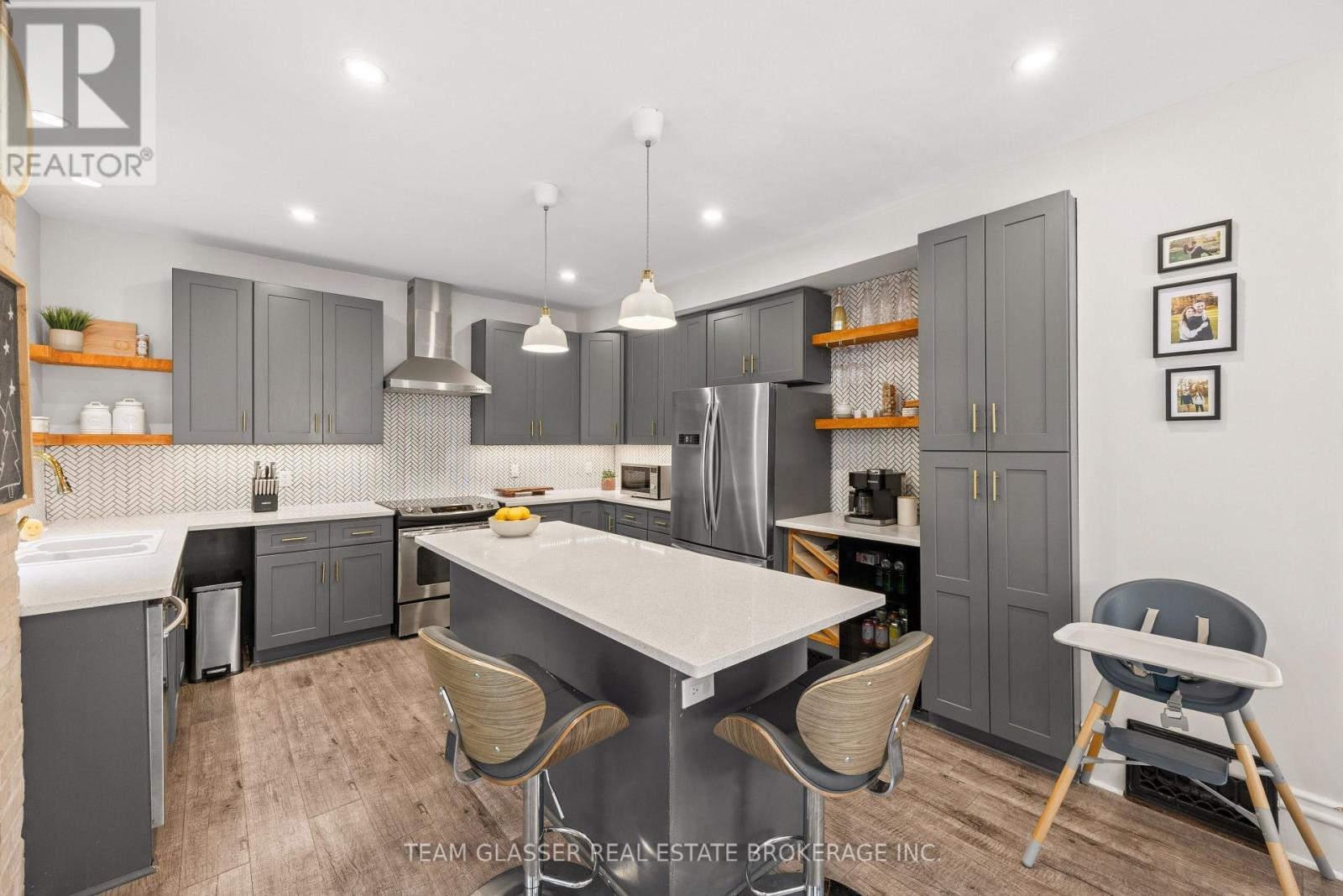 152 Wonham Street S, Ingersoll (Ingersoll - South), ON - Indoor Photo Showing Kitchen With Upgraded Kitchen