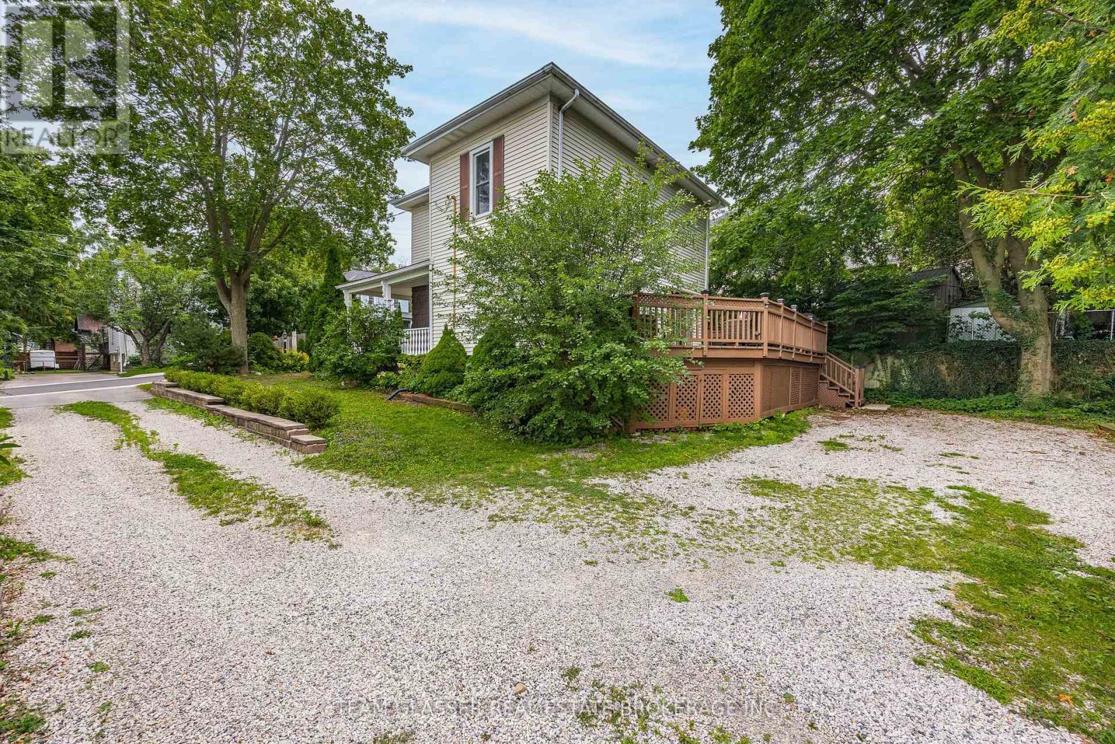 152 Wonham Street S, Ingersoll (Ingersoll - South), ON - Outdoor