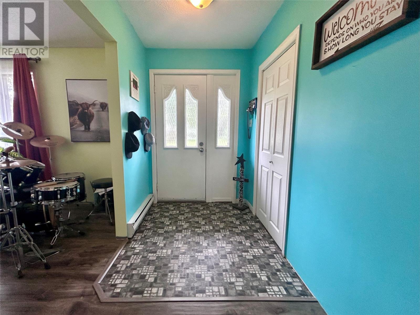 4 Elmwood Crescent, Pasadena, NL - Indoor Photo Showing Other Room