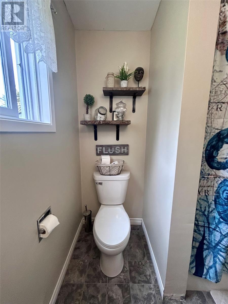 4 Elmwood Crescent, Pasadena, NL - Indoor Photo Showing Bathroom