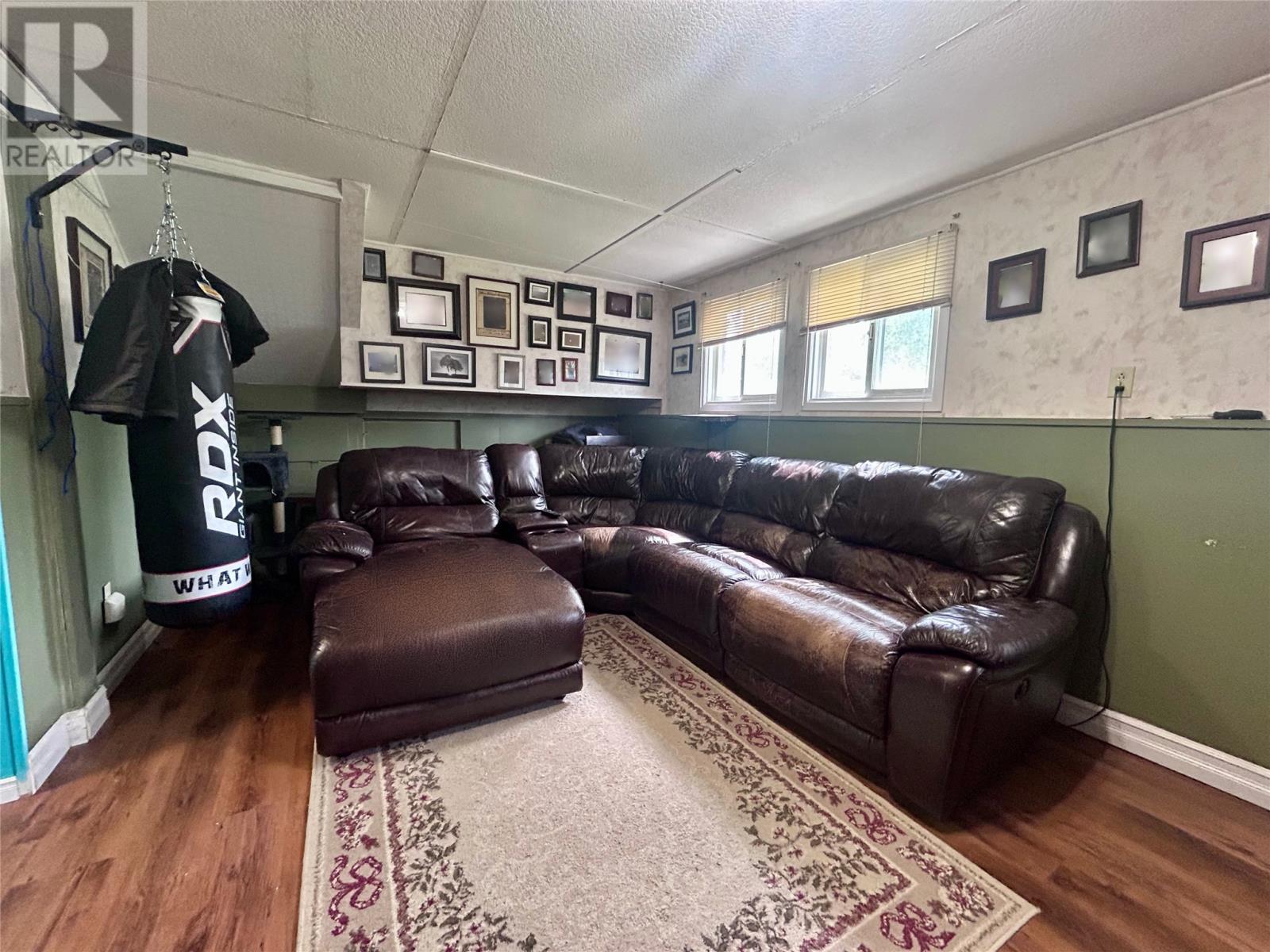 4 Elmwood Crescent, Pasadena, NL - Indoor