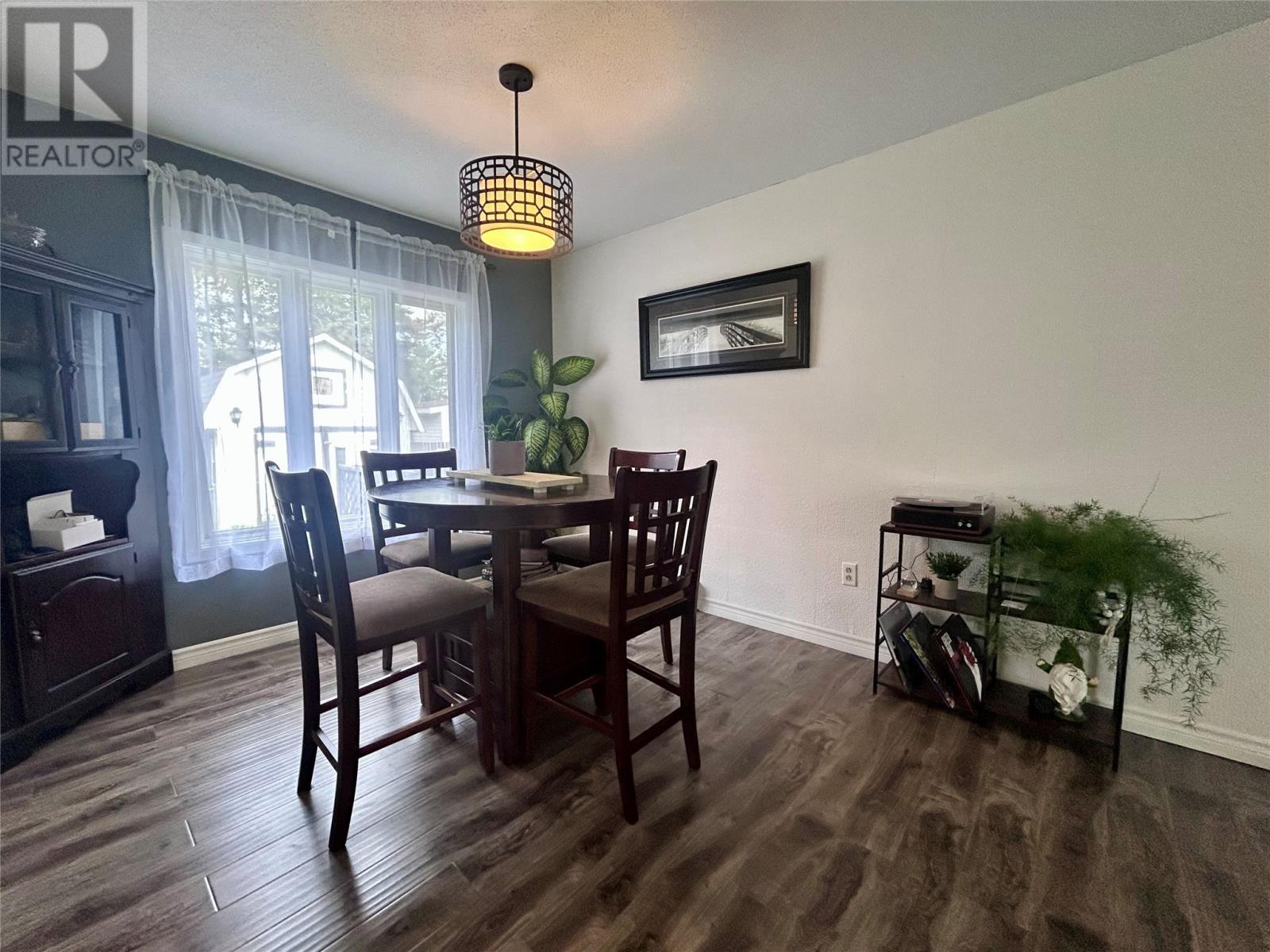 4 Elmwood Crescent, Pasadena, NL - Indoor Photo Showing Dining Room