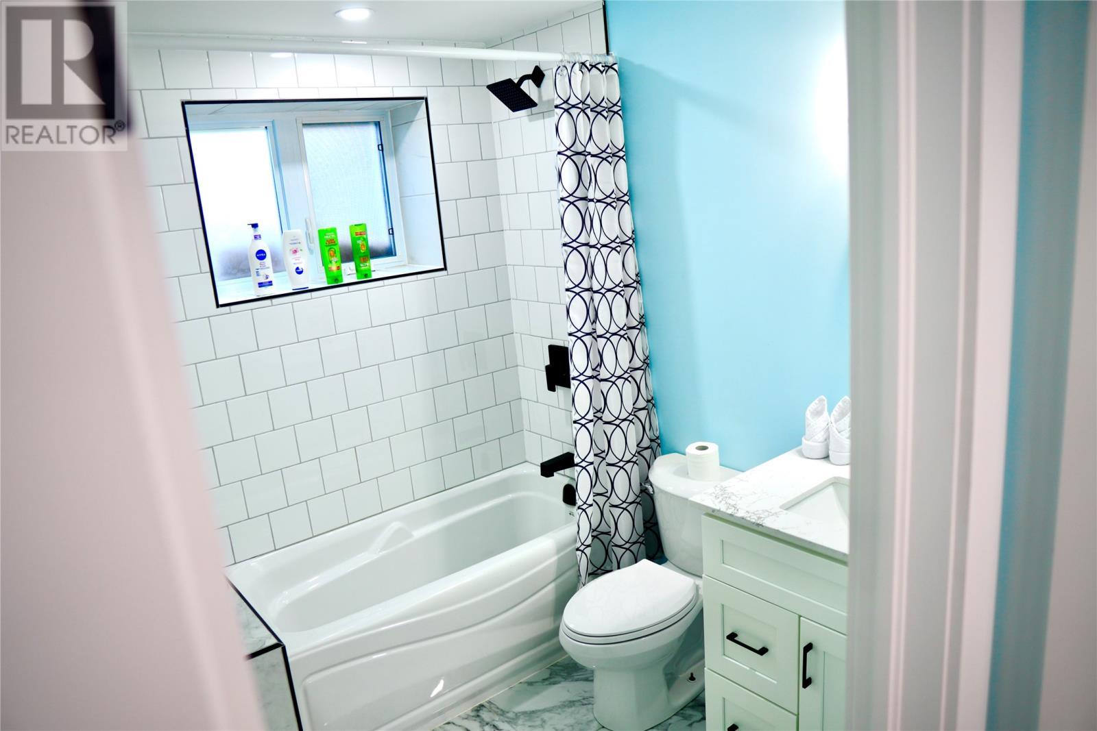 70 Island Cove Road, Bay Bulls, NL - Indoor Photo Showing Bathroom