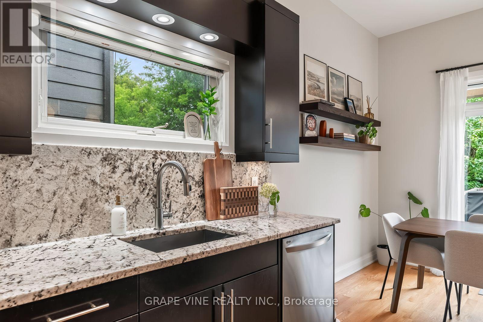 1592 Rosebella Avenue, Ottawa, ON - Indoor