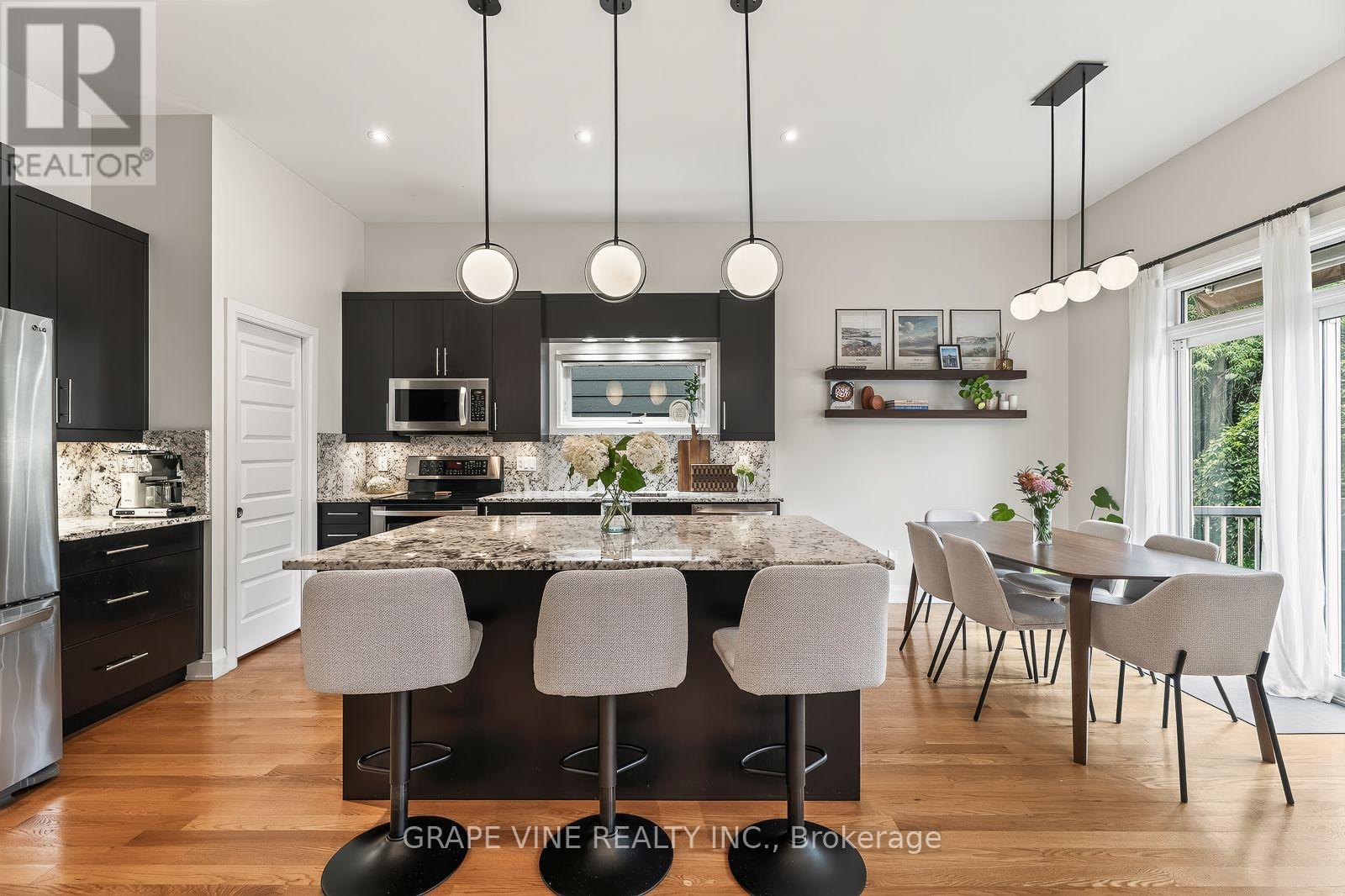 1592 Rosebella Avenue, Ottawa, ON - Indoor Photo Showing Dining Room