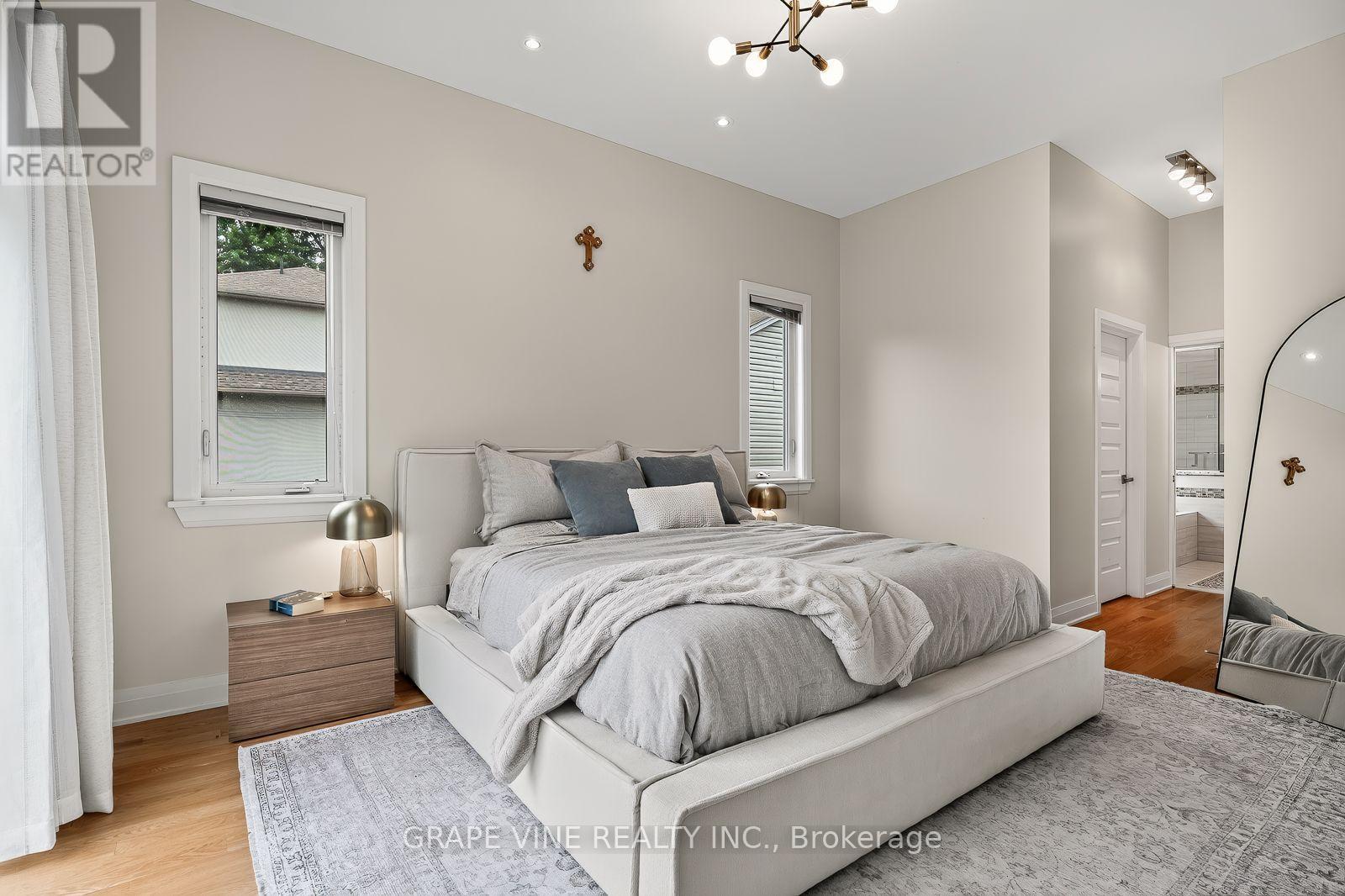 1592 Rosebella Avenue, Ottawa, ON - Indoor Photo Showing Bedroom